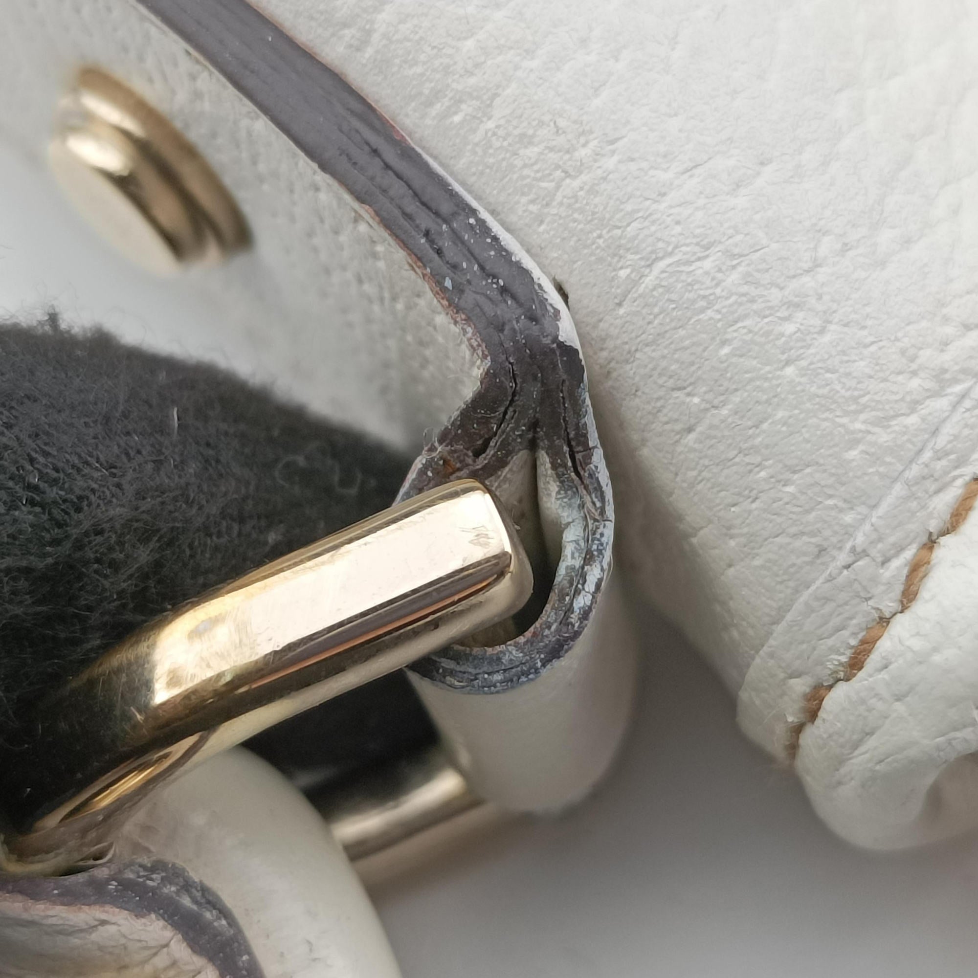 Pre-owned Gucci Abbey White Leather 130989 handbag | stylenewstar