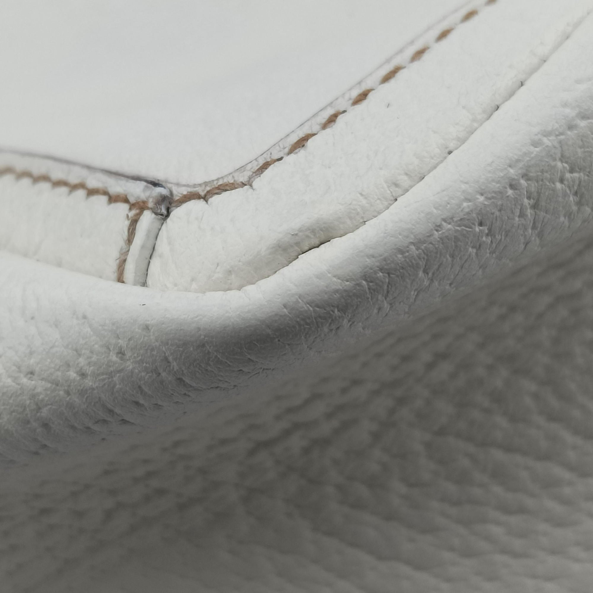 Pre-owned Gucci Abbey White Leather 130989 handbag | stylenewstar