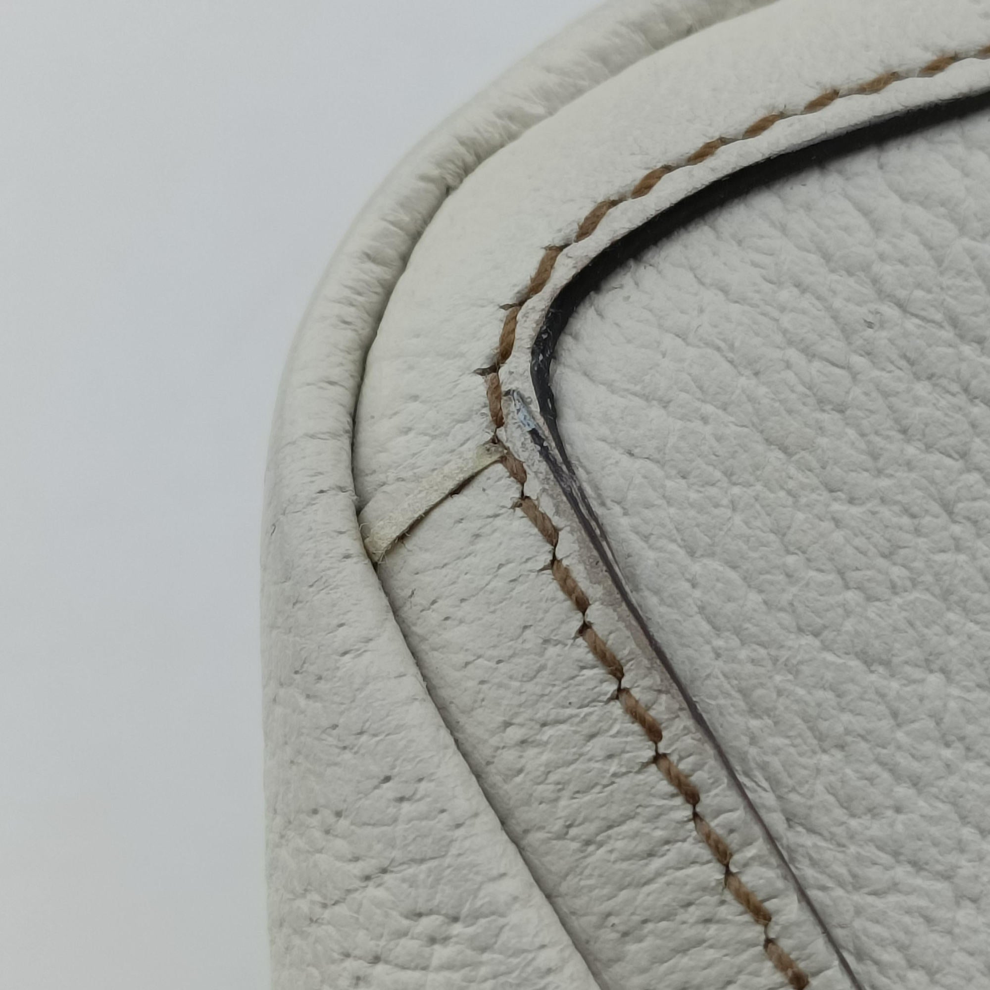 Pre-owned Gucci Abbey White Leather 130989 handbag | stylenewstar