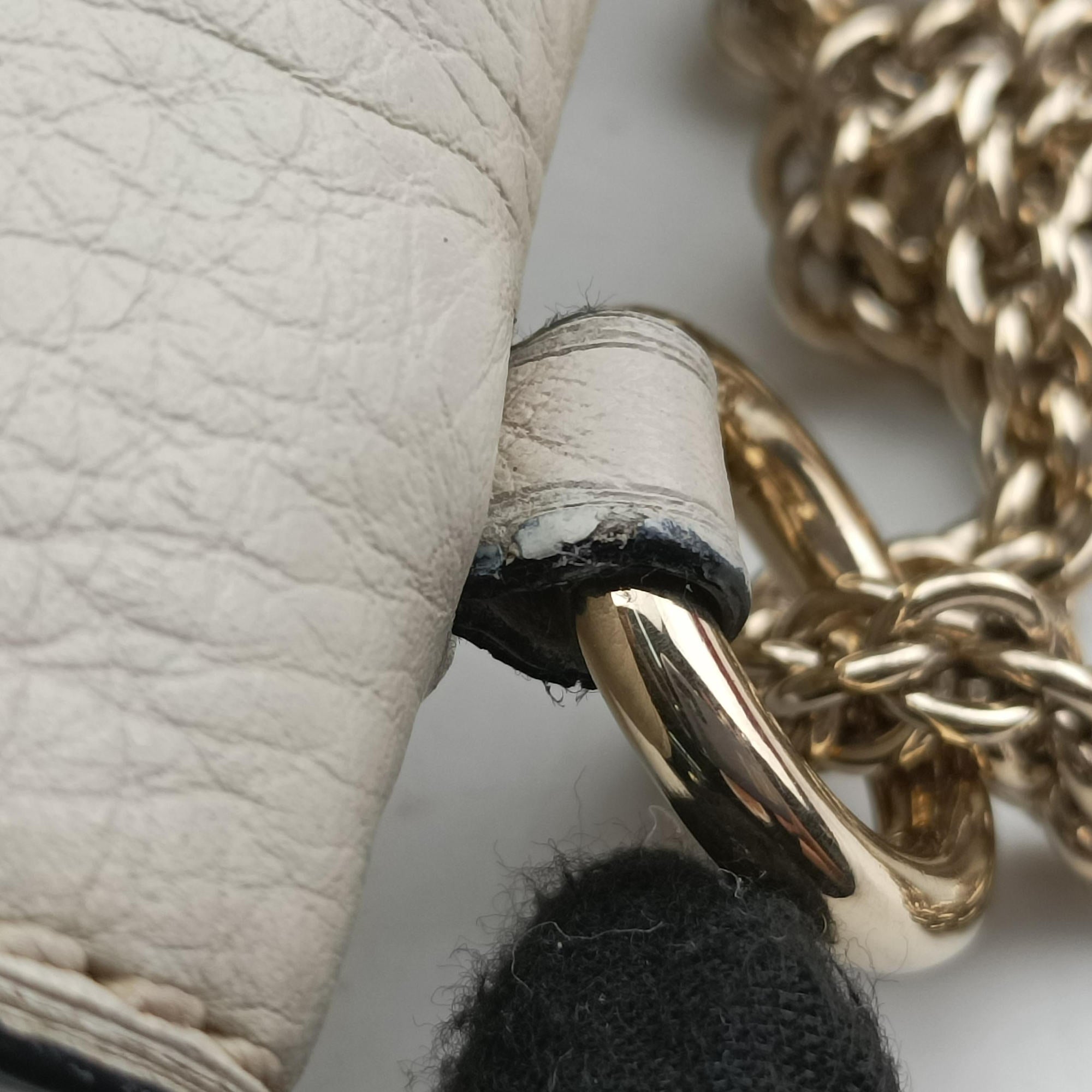 Pre-owned Valentino Rockstud Glam Lock White Leather  shoulderbag | stylenewstar