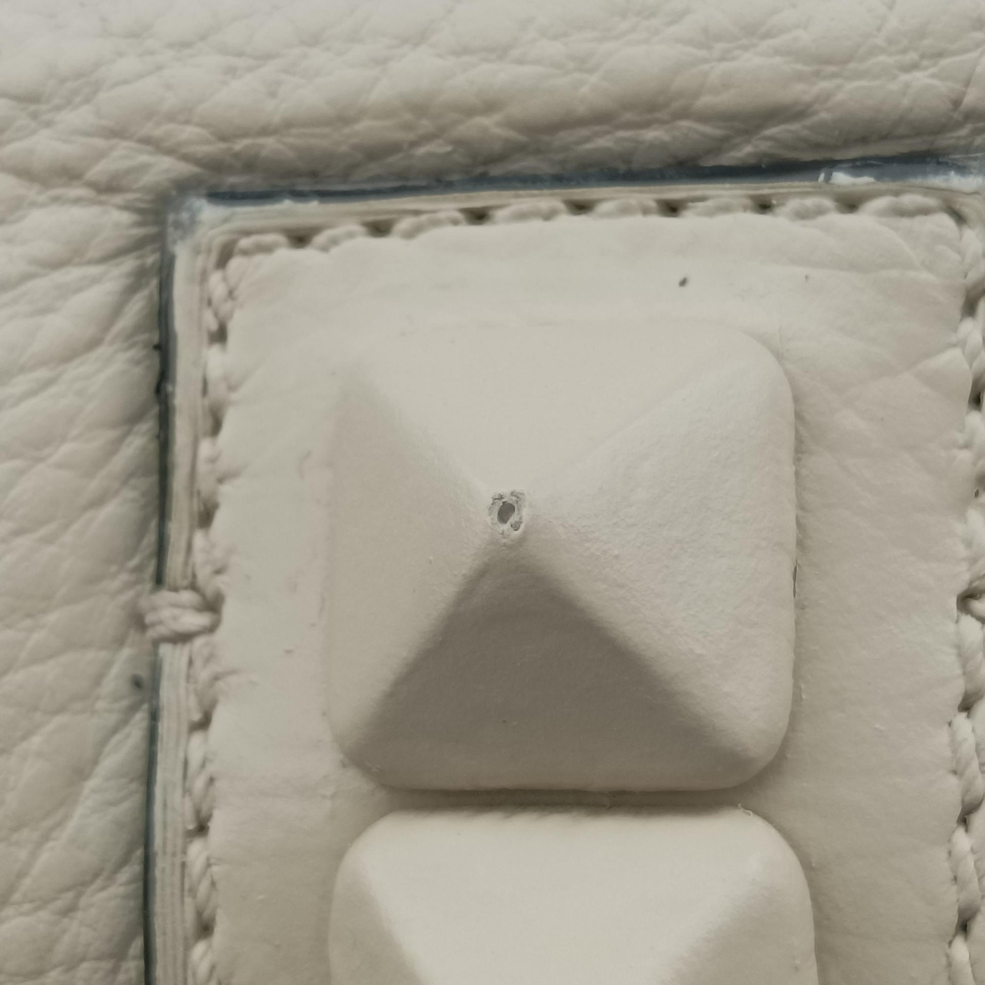 Pre-owned Valentino Rockstud Glam Lock White Leather  shoulderbag | stylenewstar