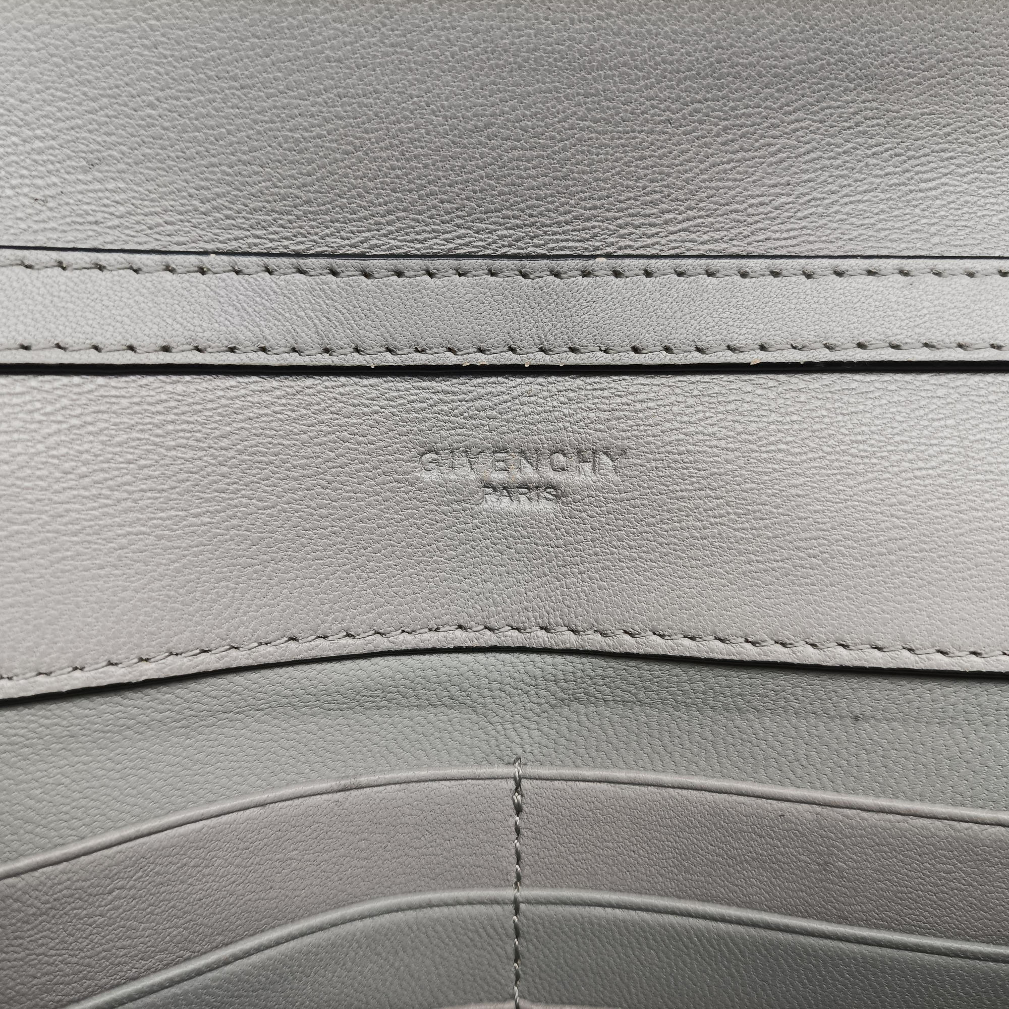 Vintage Givenchy Logo Chain Grey Leather  shoulderbag | stylenewstar