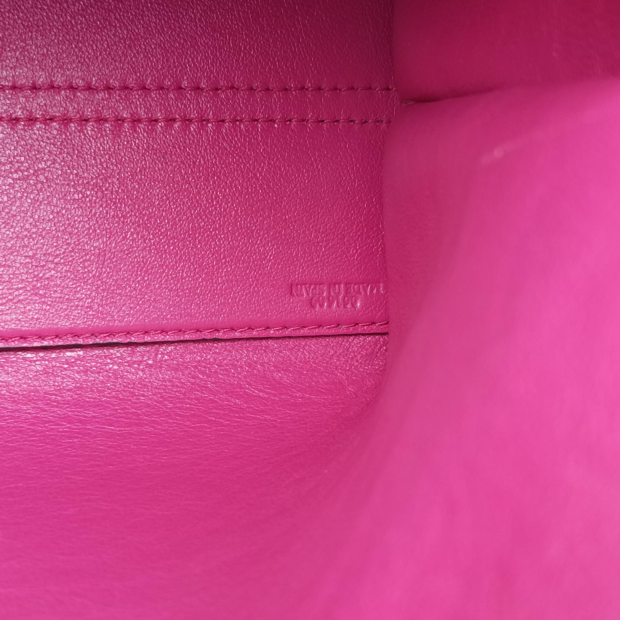 Pre-owned Loewe Avenue Rose Leather  shoulderbag | stylenewstar