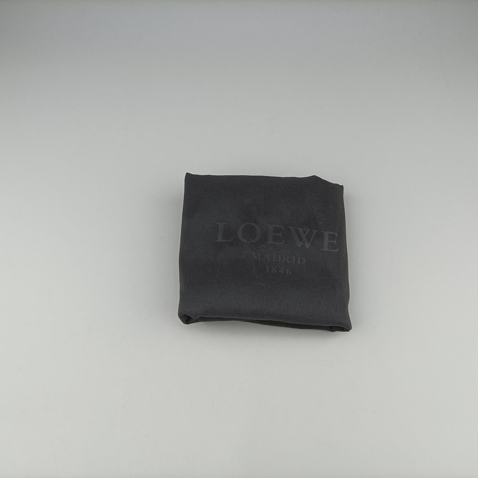 Pre-owned Loewe Avenue Rose Leather  shoulderbag | stylenewstar