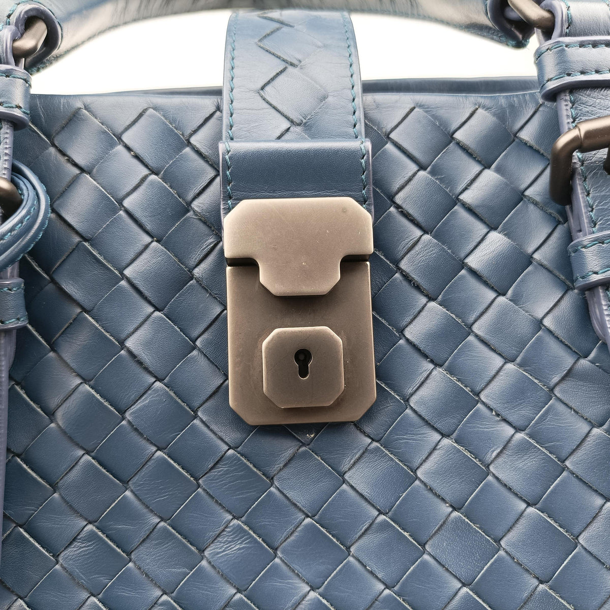 Pre-owned Bottega Veneta Roma Intrecciato Navy lambskin  shoulderbag | stylenewstar