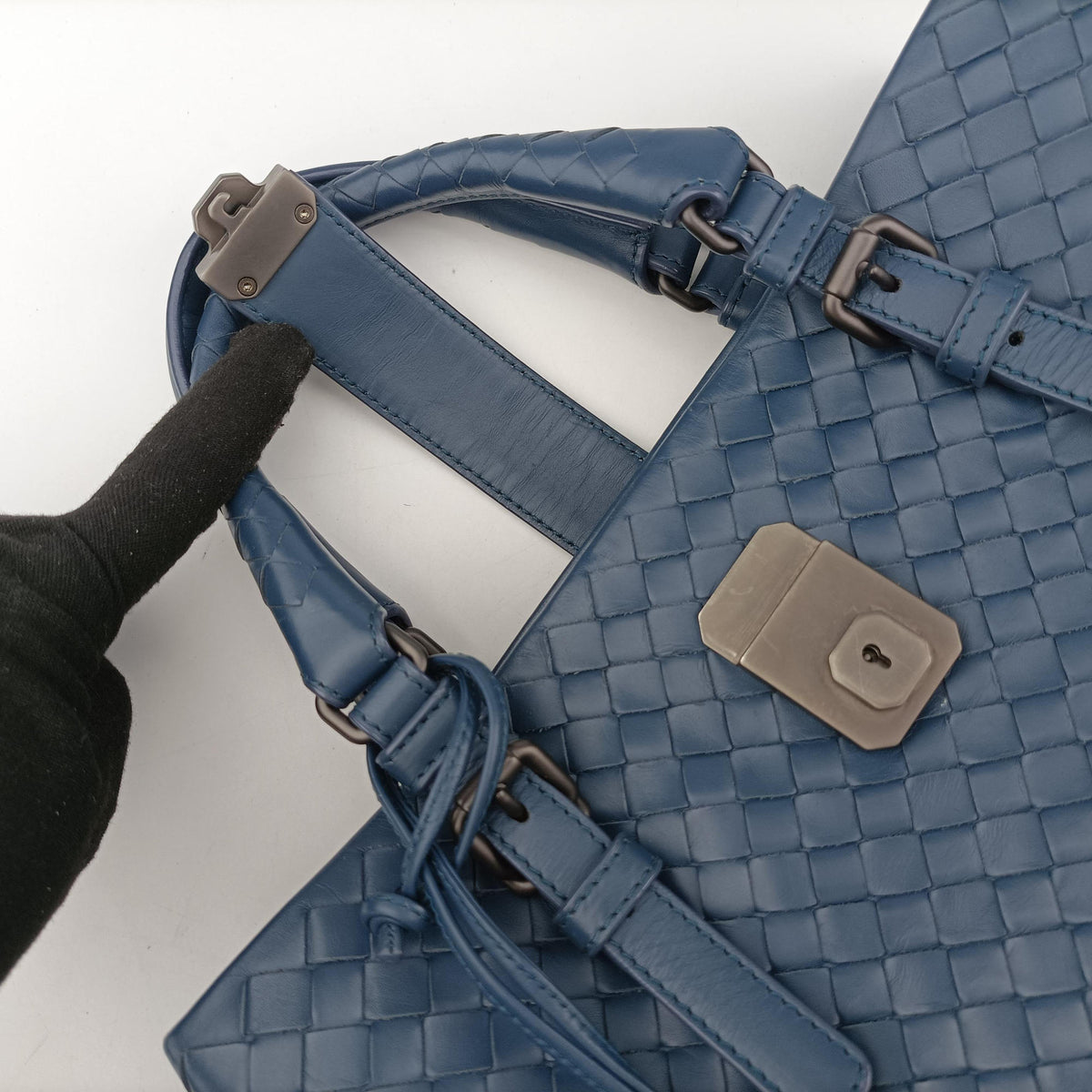 Pre-owned Bottega Veneta Roma Intrecciato Navy lambskin  shoulderbag | stylenewstar
