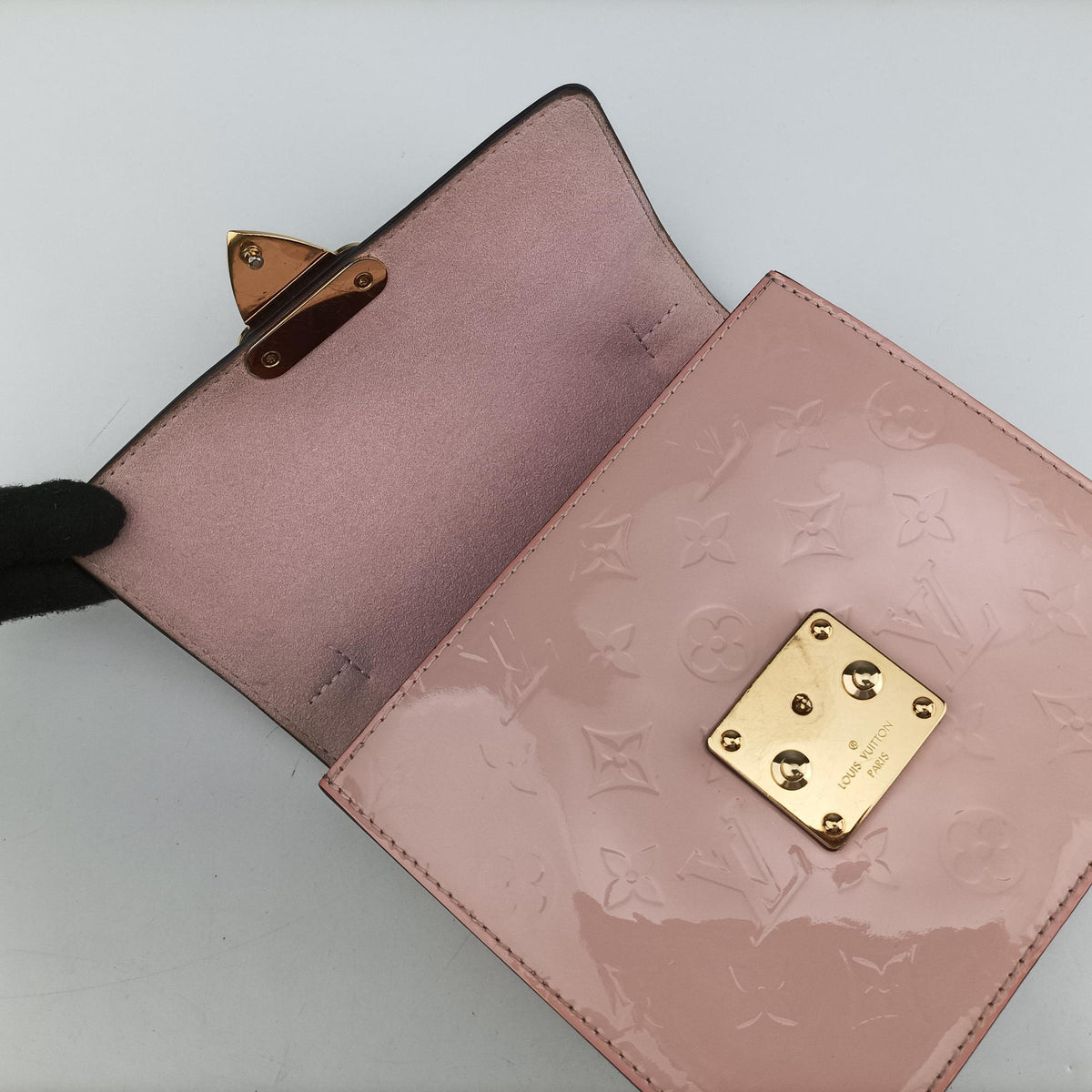 Pre-owned Louis Vuitton Spring Street PM pink Vernis M90468 shoulderbag | stylenewstar
