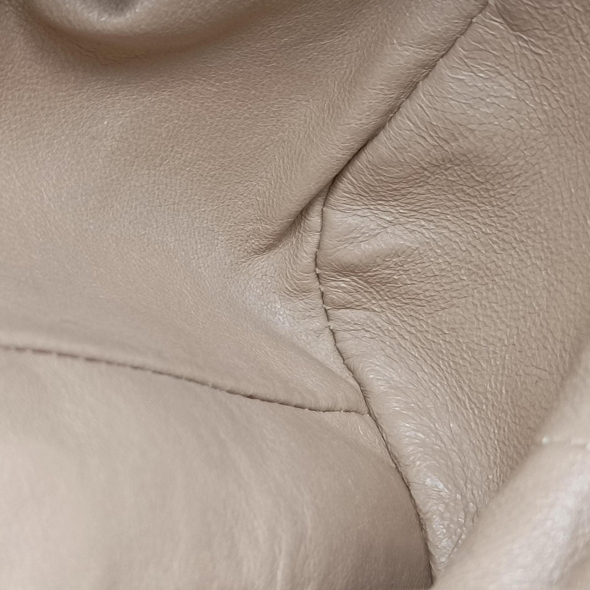 Secondhand Christian Dior Lady Dior Avenue Tote Beige lambskin  handbag | stylenewstar