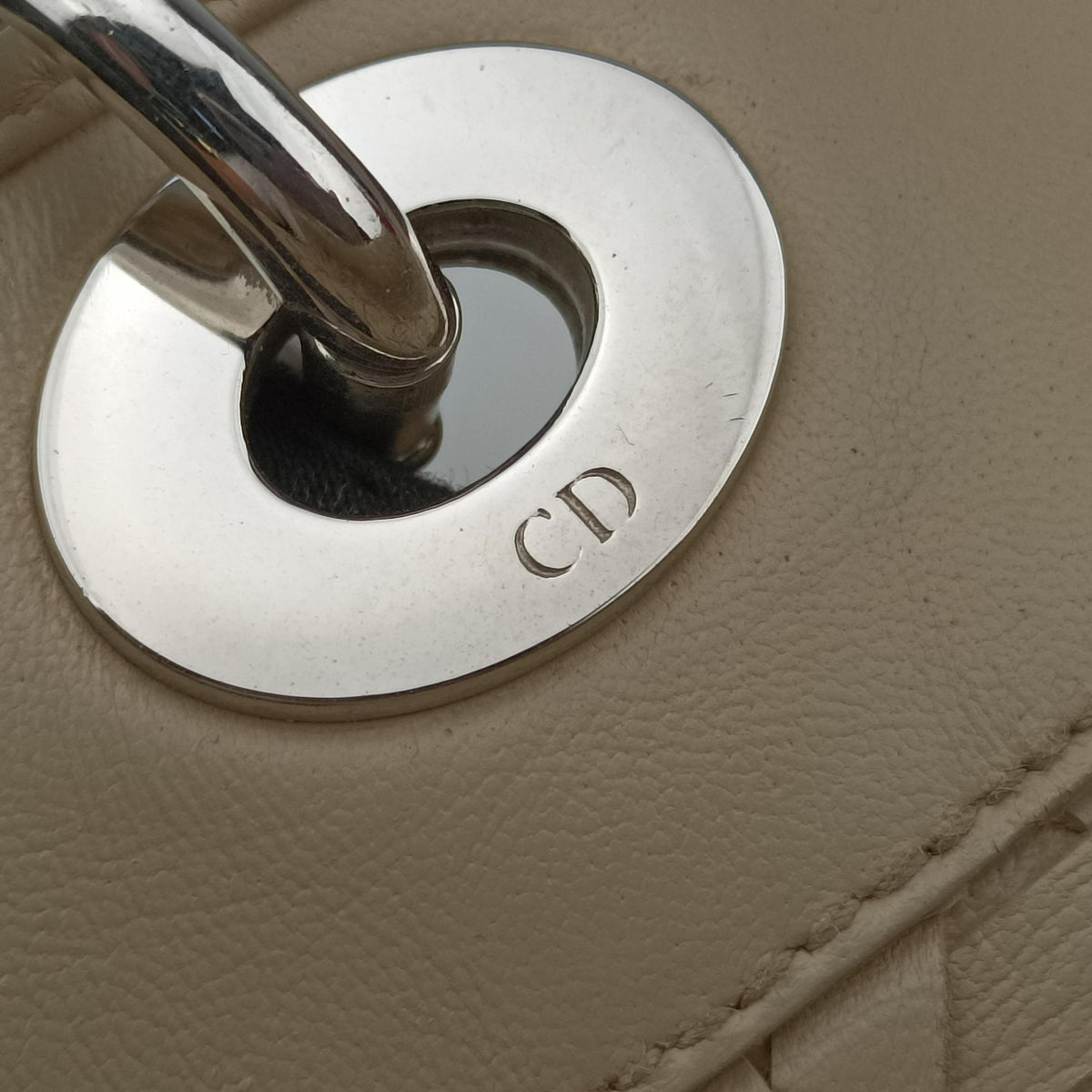 Secondhand Christian Dior Lady Dior Avenue Tote Beige lambskin  handbag | stylenewstar