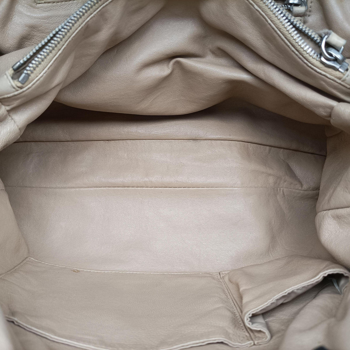 Secondhand Christian Dior Lady Dior Avenue Tote Beige lambskin  handbag | stylenewstar