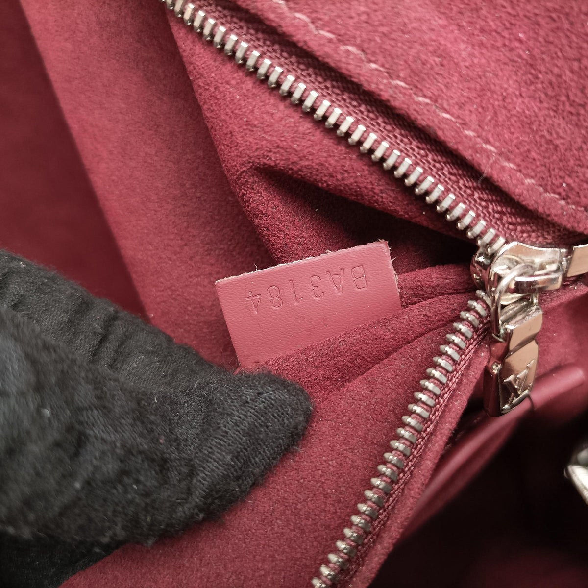 Pre-owned Louis Vuitton Porto Document Voyage Bordeaux Epi M41141 handbag | stylenewstar