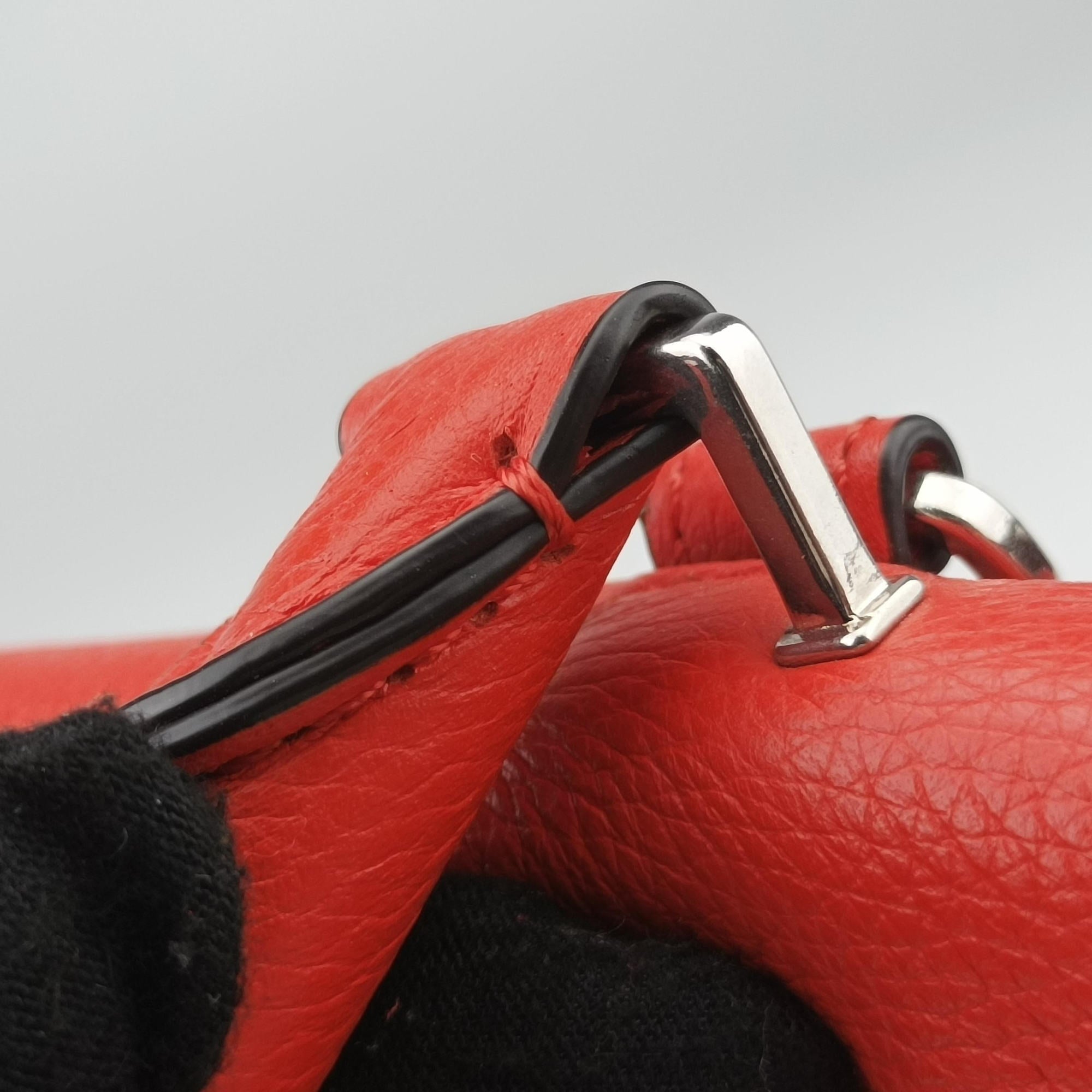 Secondhand Celine Trapeze Orange Suede×leather  shoulderbag | stylenewstar