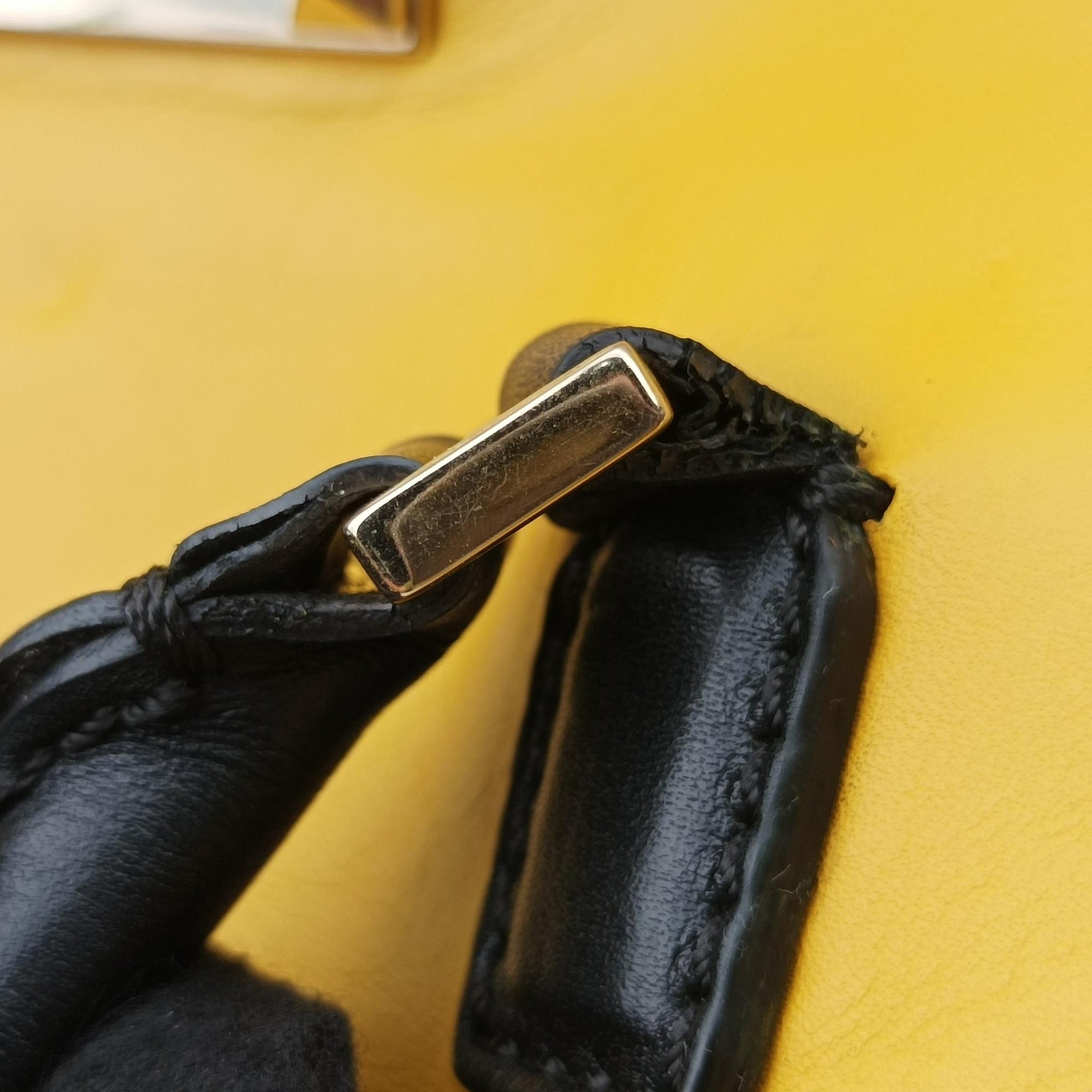 Vintage Valentino Rockstud Yellow × Black Leather  shoulderbag | stylenewstar