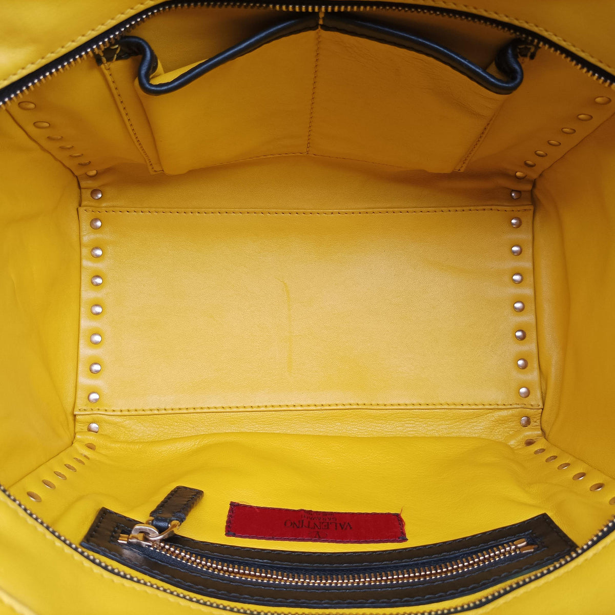 Vintage Valentino Rockstud Yellow × Black Leather  shoulderbag | stylenewstar