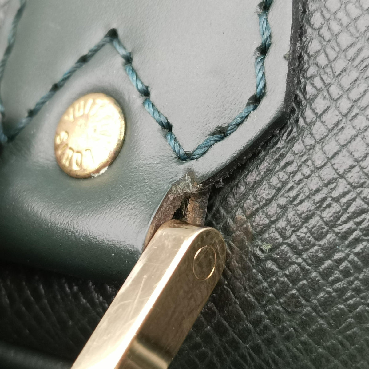 Pre-owned Louis Vuitton Kendall PM Epicea Taiga M30124 handbag | stylenewstar