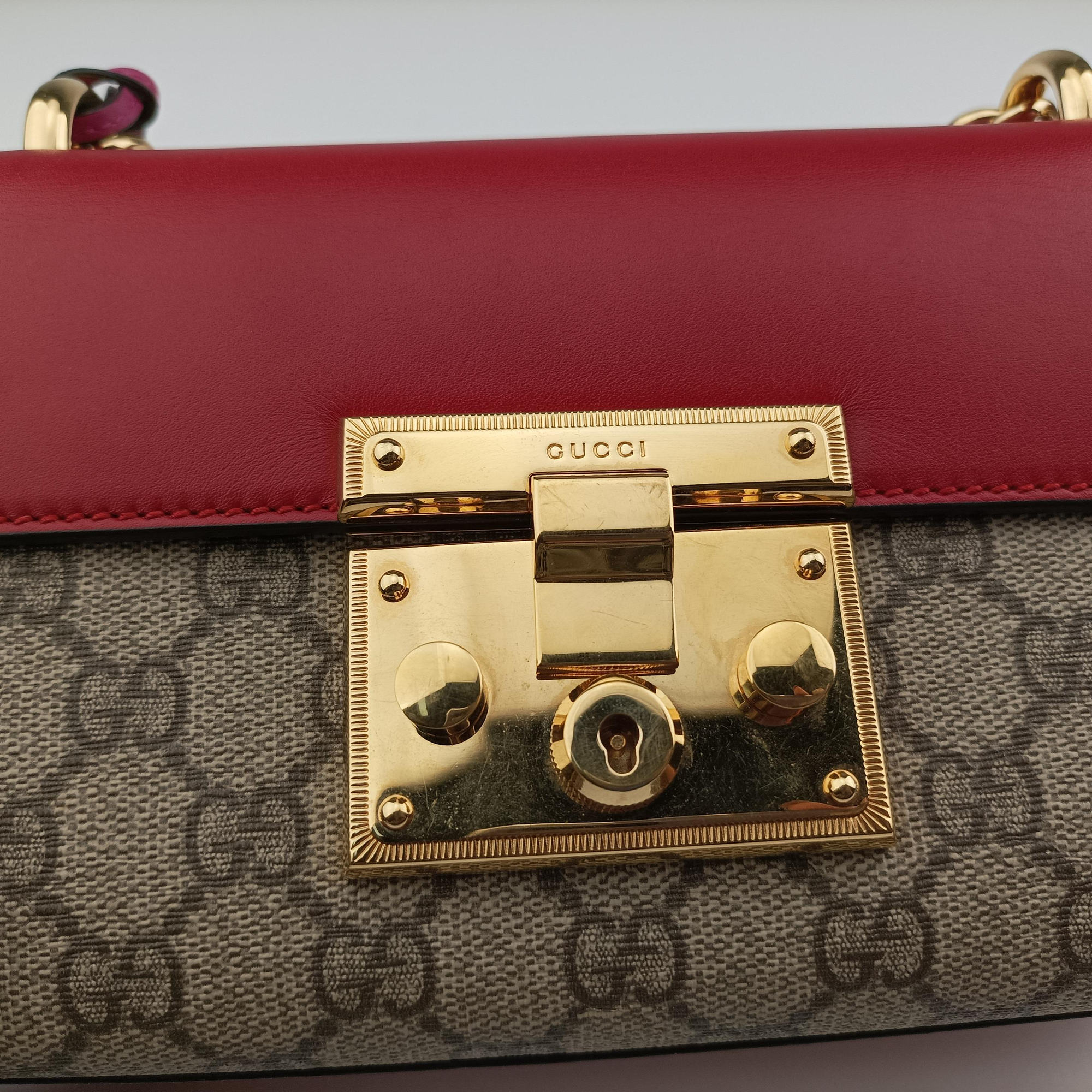 Pre-owned Gucci Padlock Beige×red×pink PVC coated canvas×Leather 409487 shoulderbag | stylenewstar