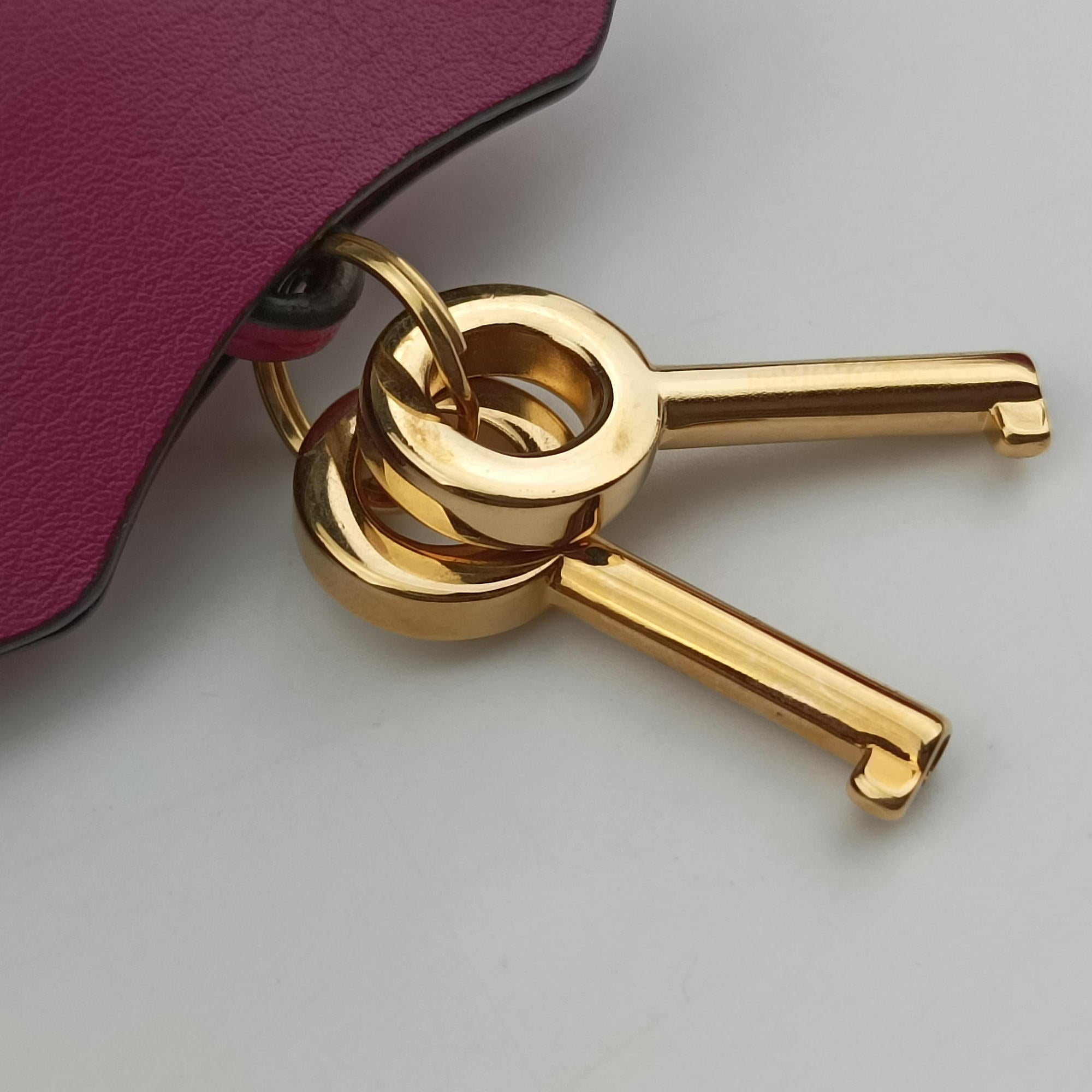 Pre-owned Gucci Padlock Beige×red×pink PVC coated canvas×Leather 409487 shoulderbag | stylenewstar