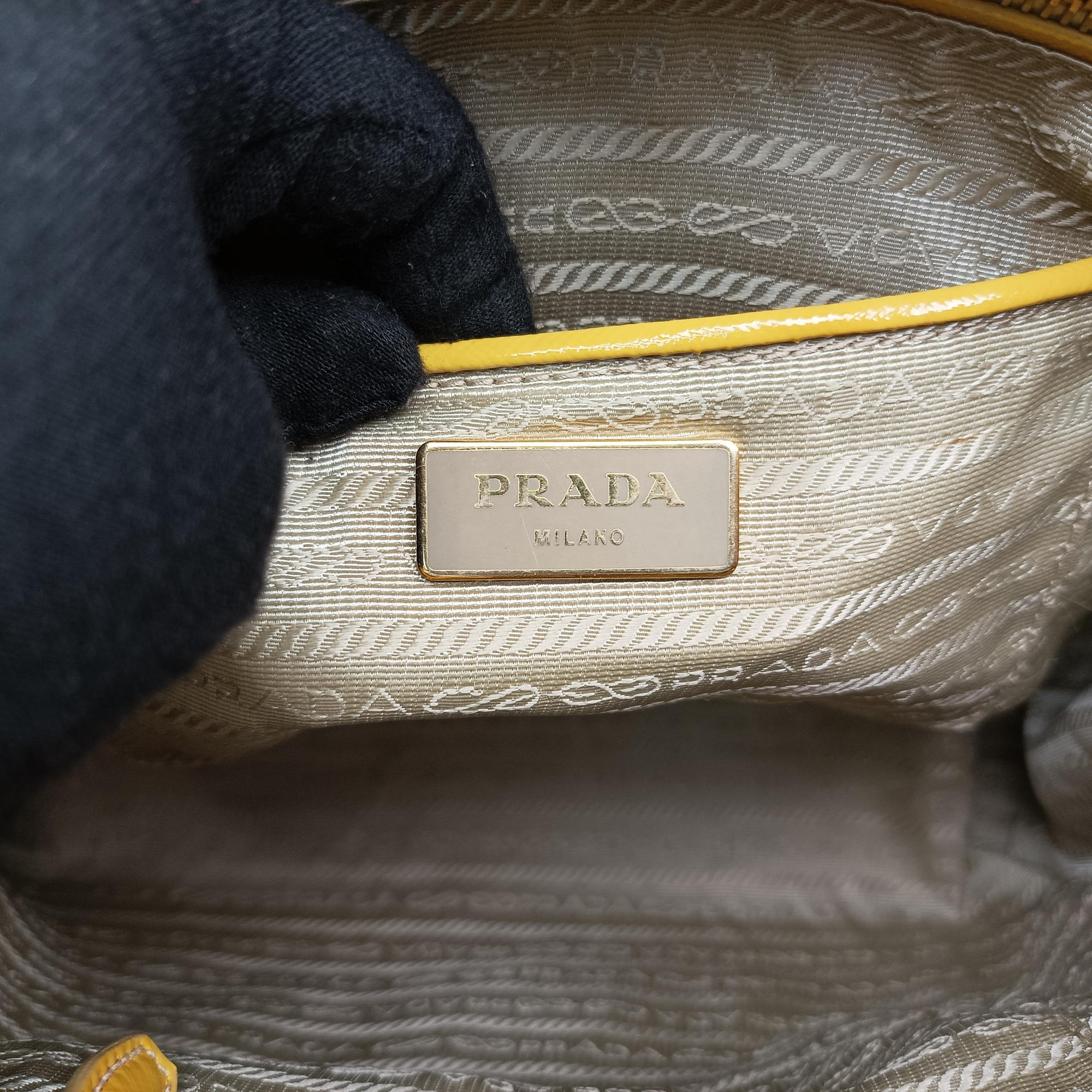 Pre-owned Prada Parabole Tote Yellow SAFFIANO Leather BN2411 shoulderbag | stylenewstar