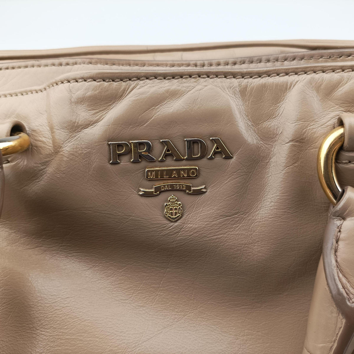Pre-owned Prada Vitello Shine Argilla Beige Leather  shoulderbag | stylenewstar