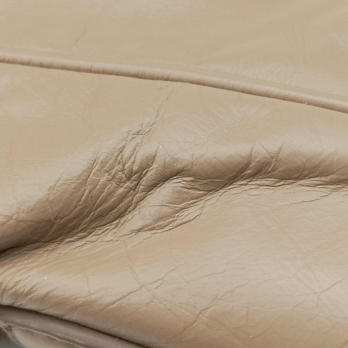 Pre-owned Prada Vitello Shine Argilla Beige Leather  shoulderbag | stylenewstar