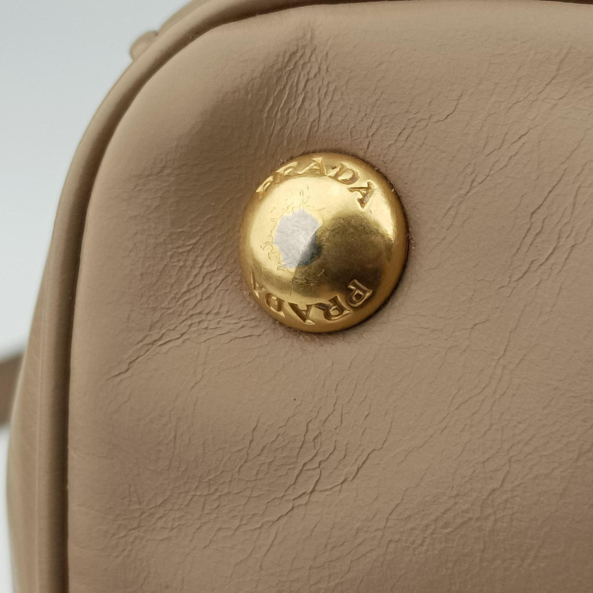 Pre-owned Prada Vitello Shine Argilla Beige Leather  shoulderbag | stylenewstar