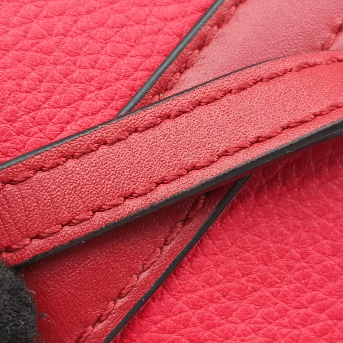 Pre-owned Loewe Gate Red Leather  shoulderbag | stylenewstar