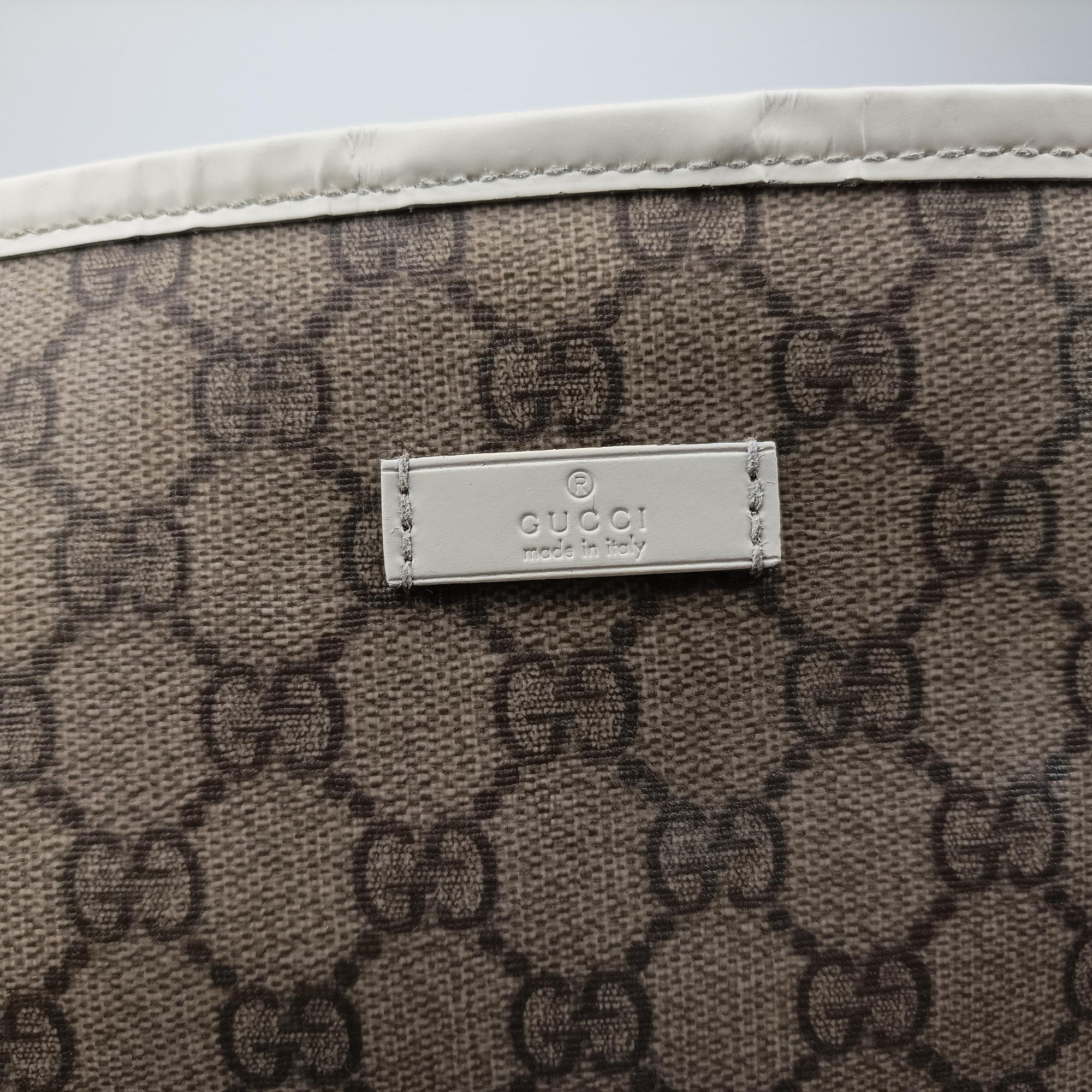 Vintage Gucci GG Supreme GG Plus heart flower beige×white PVC coated canvas×Leather 197953 handbag | stylenewstar