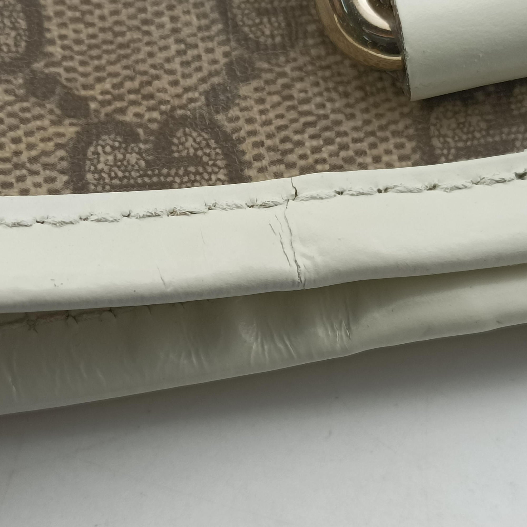 Vintage Gucci GG Supreme GG Plus heart flower beige×white PVC coated canvas×Leather 197953 handbag | stylenewstar