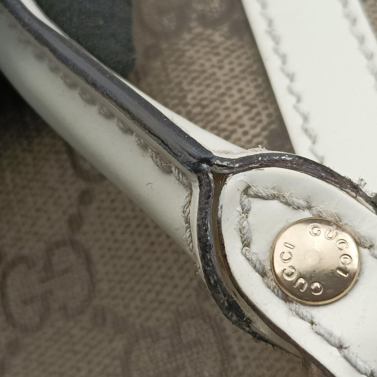 Vintage Gucci GG Supreme GG Plus heart flower beige×white PVC coated canvas×Leather 197953 handbag | stylenewstar
