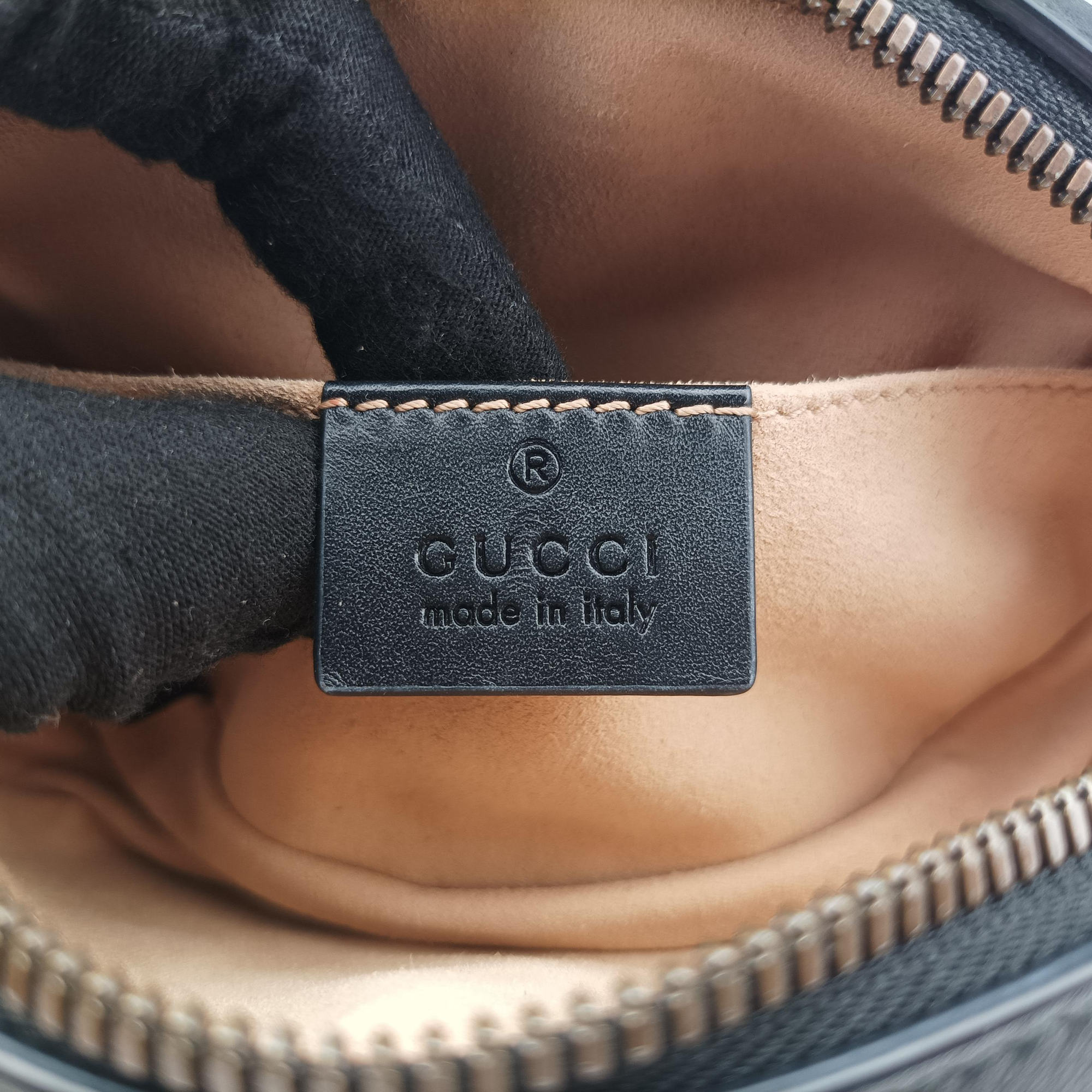 Pre-owned Gucci GG Marmont Black Leather 476434 bum bag/waist bag | stylenewstar