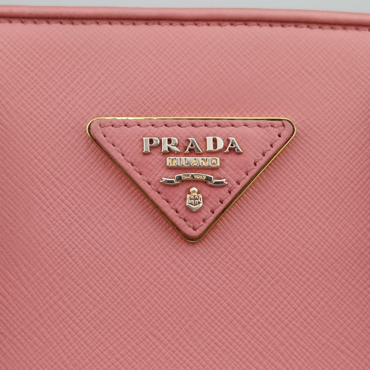 Vintage Prada Promenade Pink SAFFIANO Leather BN2558 shoulderbag | stylenewstar