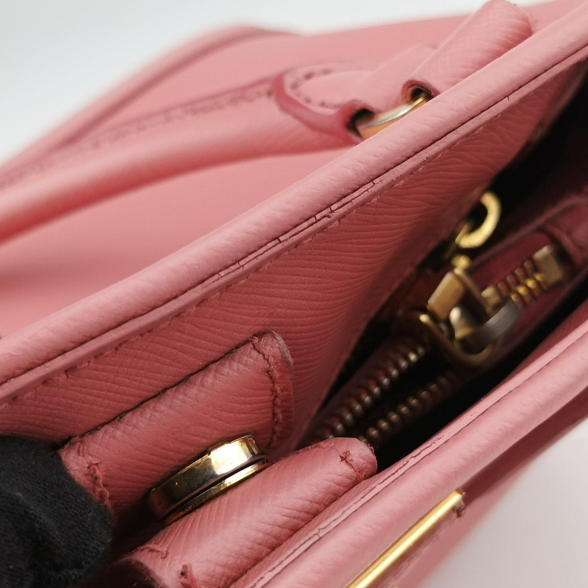 Vintage Prada Promenade Pink SAFFIANO Leather BN2558 shoulderbag | stylenewstar