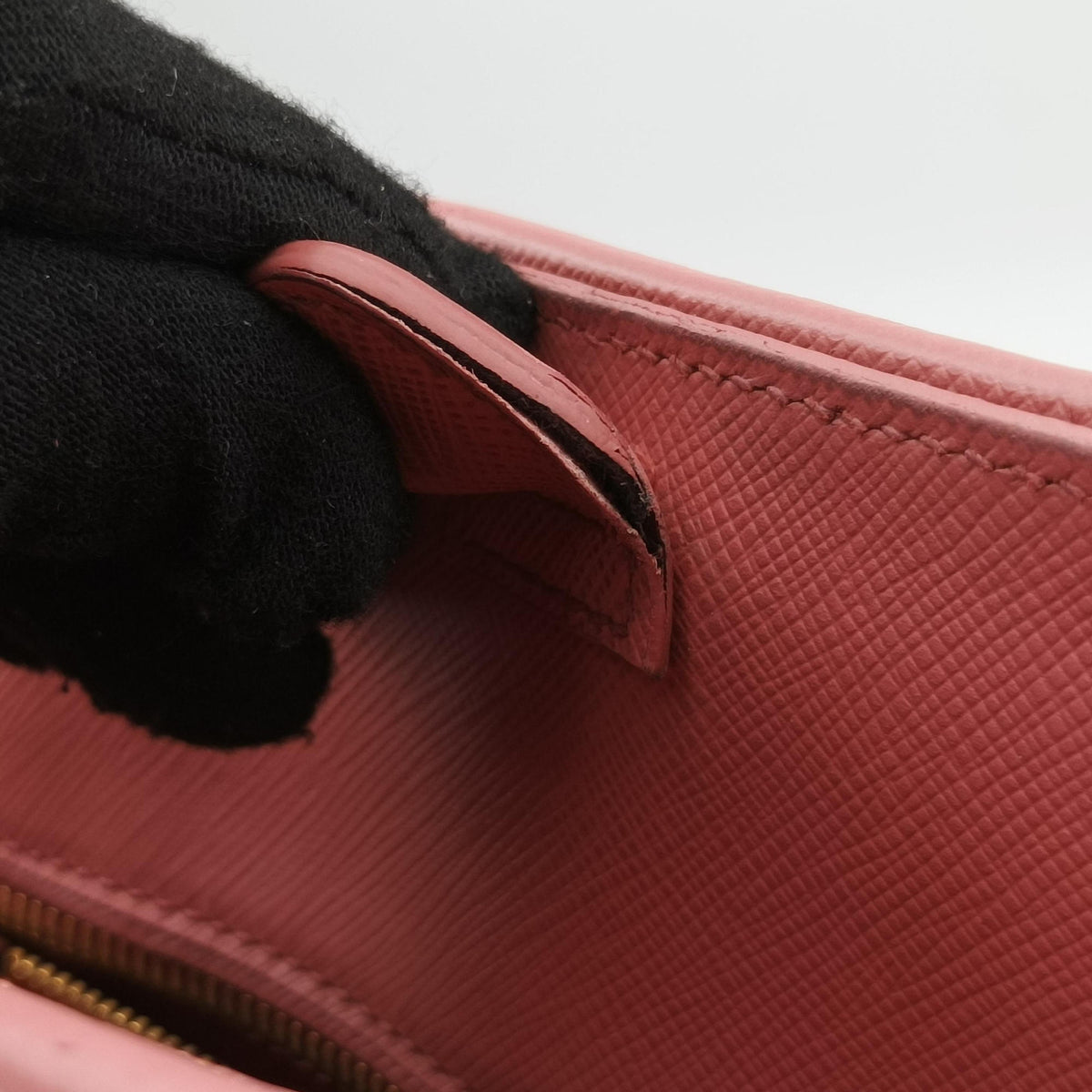 Vintage Prada Promenade Pink SAFFIANO Leather BN2558 shoulderbag | stylenewstar