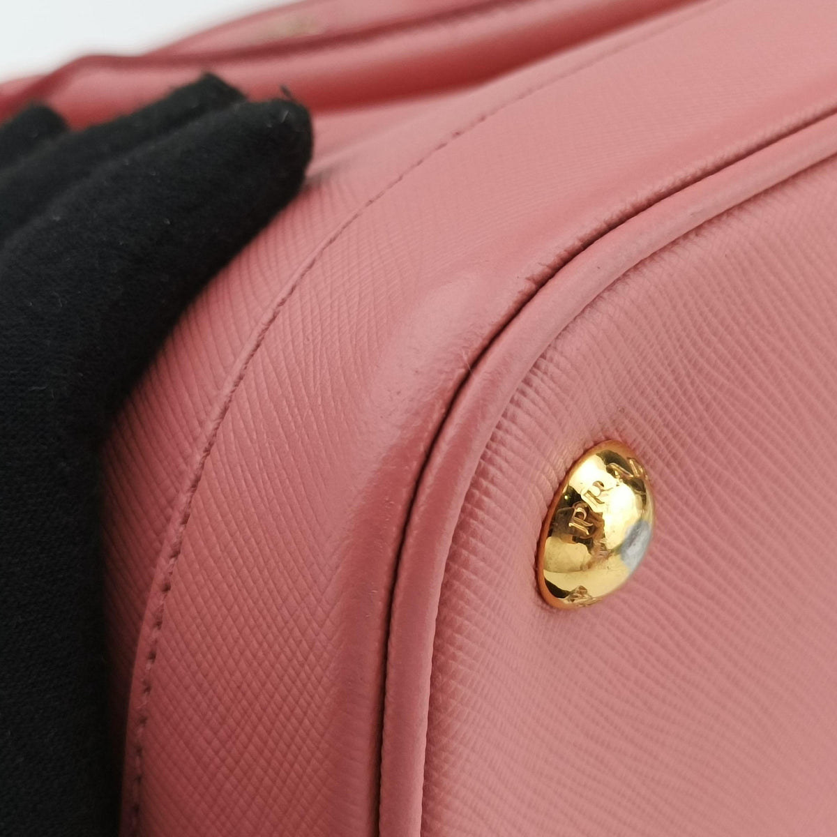 Vintage Prada Promenade Pink SAFFIANO Leather BN2558 shoulderbag | stylenewstar