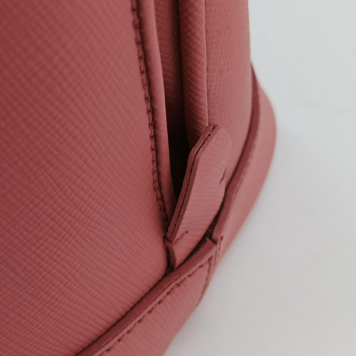 Vintage Prada Promenade Pink SAFFIANO Leather BN2558 shoulderbag | stylenewstar
