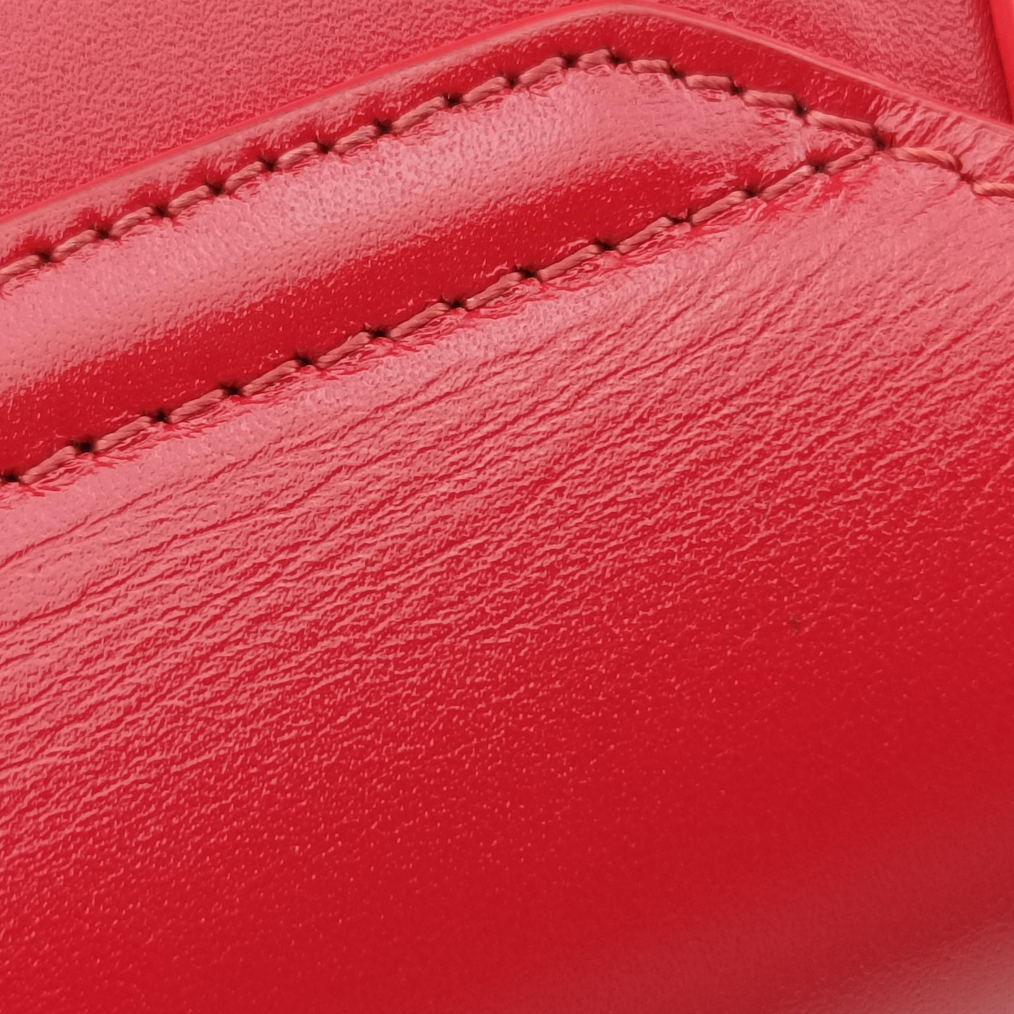 Secondhand Celine Small Besace 16 Red Leather  shoulderbag | stylenewstar