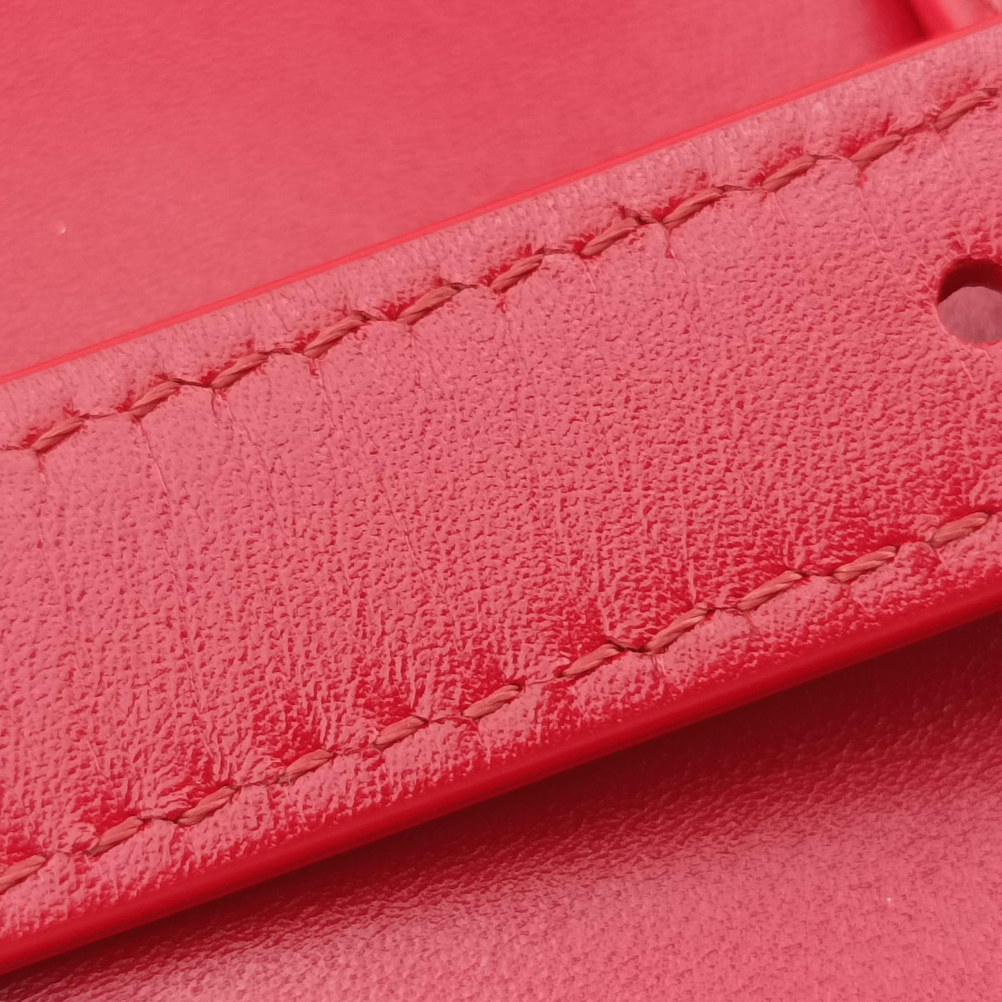 Secondhand Celine Small Besace 16 Red Leather  shoulderbag | stylenewstar