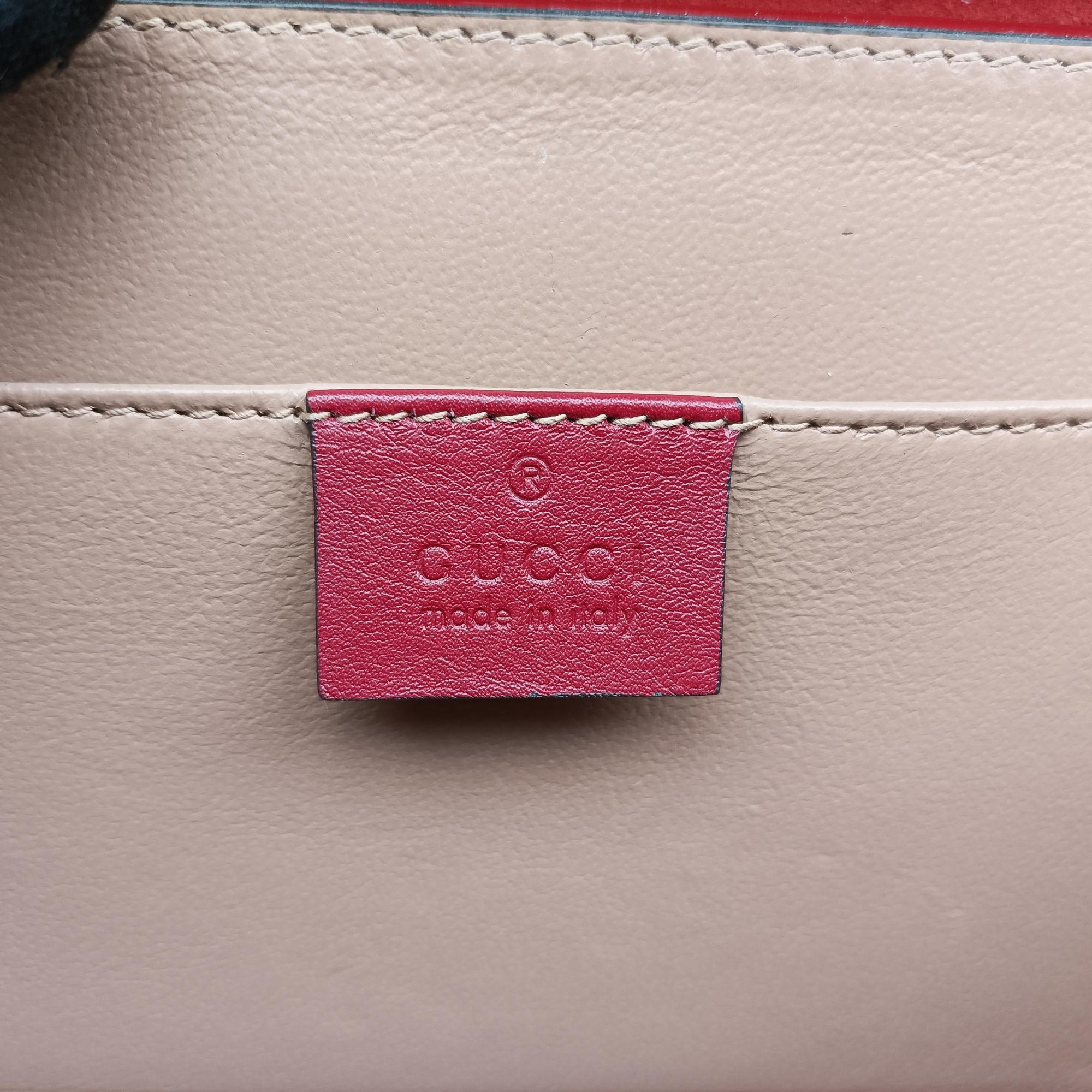 Pre-owned Gucci Sylvie Red Patent Leather 589479 shoulderbag | stylenewstar