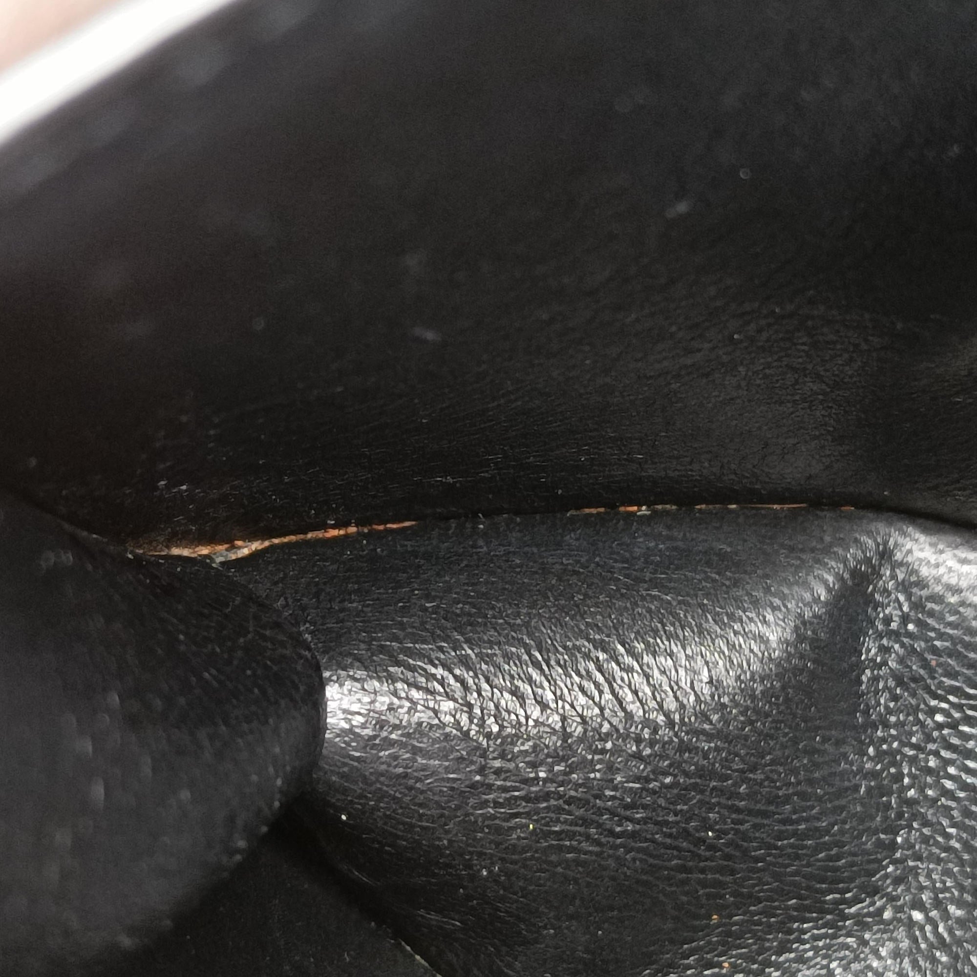 Pre-owned Yves Saint Laurent classic simple logo Black Leather 769162 shoulderbag | stylenewstar