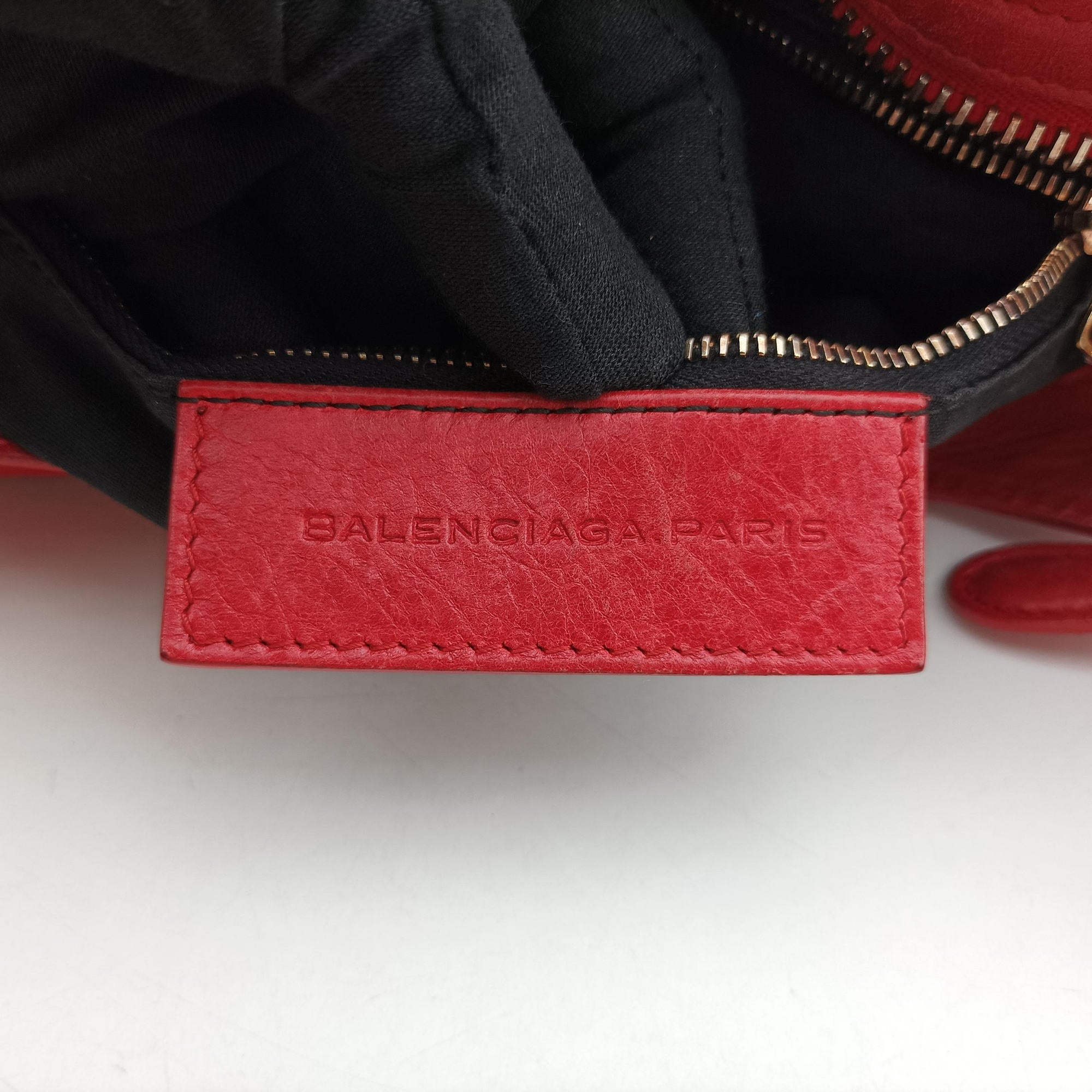 Pre-owned Balenciaga Giant City Red lambskin  shoulderbag | stylenewstar
