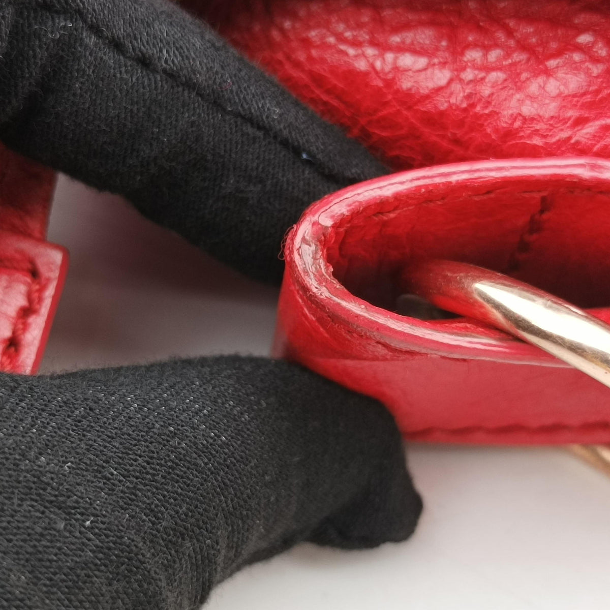 Pre-owned Balenciaga Giant City Red lambskin  shoulderbag | stylenewstar