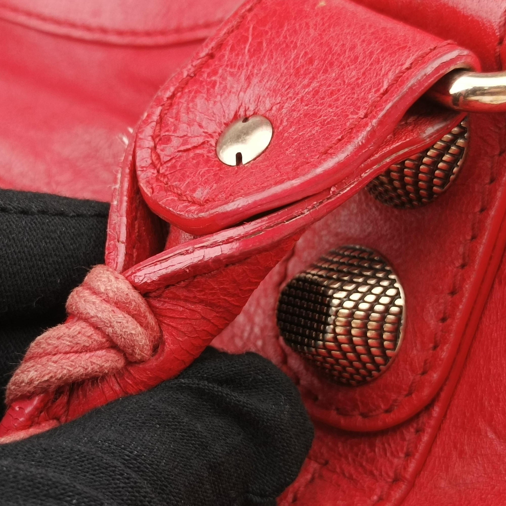 Pre-owned Balenciaga Giant City Red lambskin  shoulderbag | stylenewstar