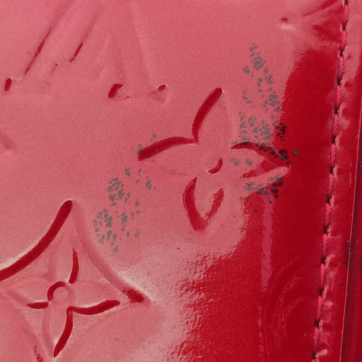 Pre-owned Louis Vuitton Roxbury Drive Pomme d'Amour Vernis M91987 handbag | stylenewstar