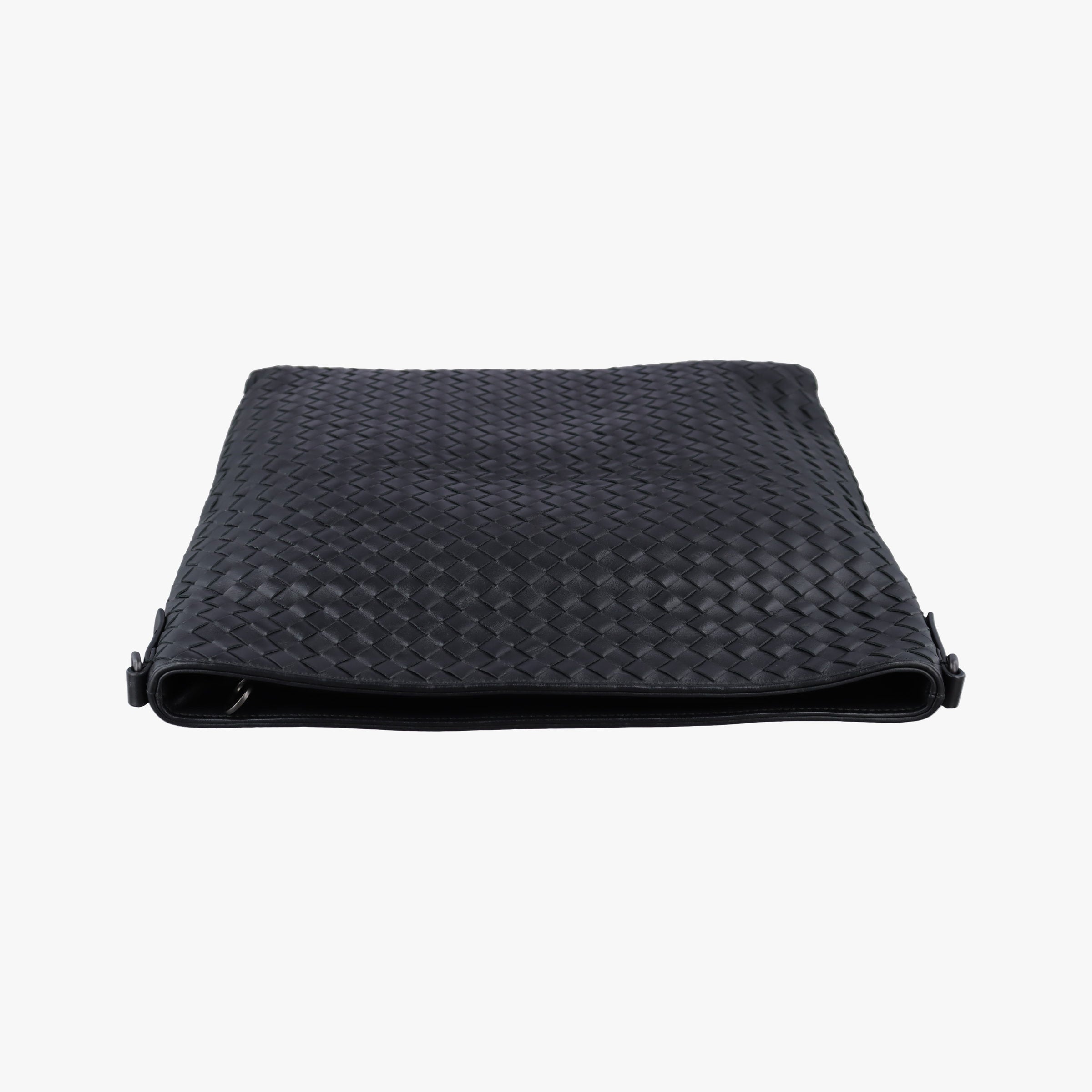 Pre-owned Bottega Veneta Intrecciato Black lambskin  shoulderbag | stylenewstar