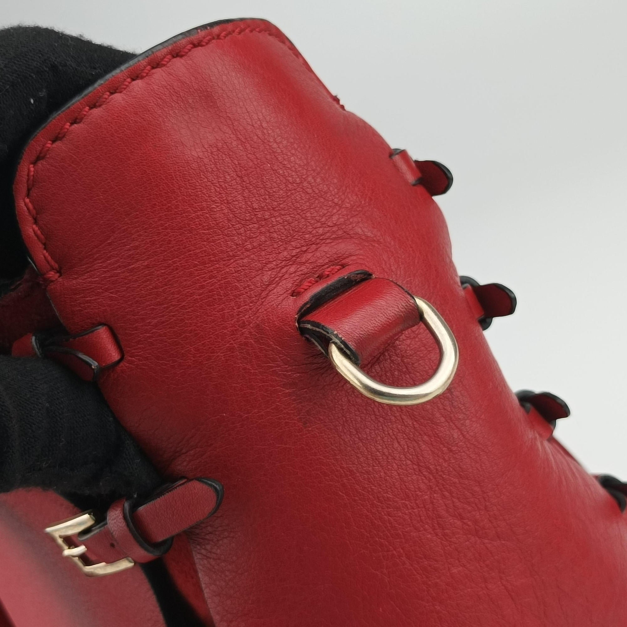 Pre-owned Valentino Buckle Strappy Satchel Red Leather  shoulderbag | stylenewstar