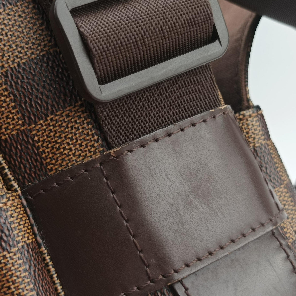 Secondhand Louis Vuitton NAVIGLIO EBENE Damier Canvas N45255 shoulderbag | stylenewstar
