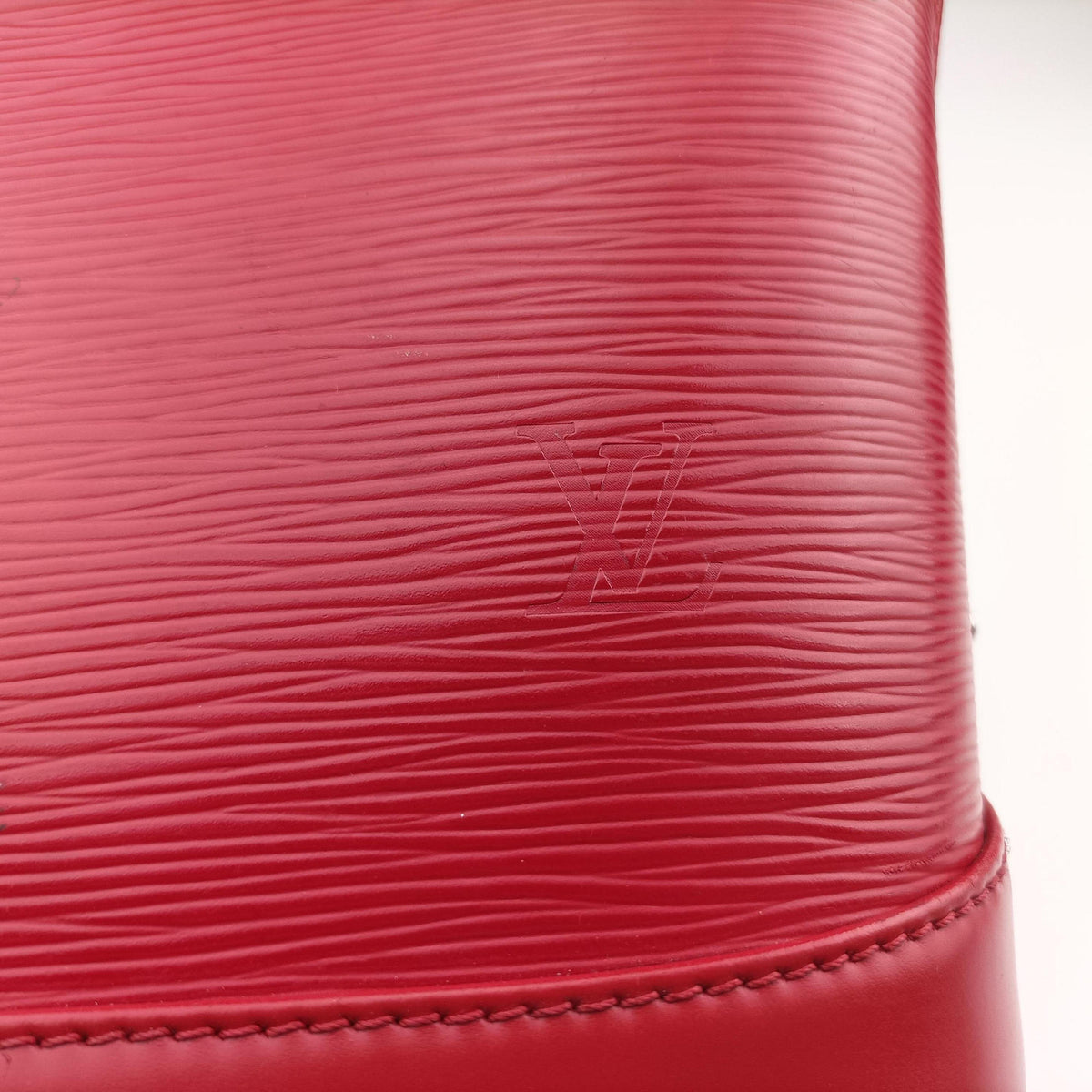 Pre-owned Louis Vuitton Alma GM Carmine Epi M40486 handbag | stylenewstar