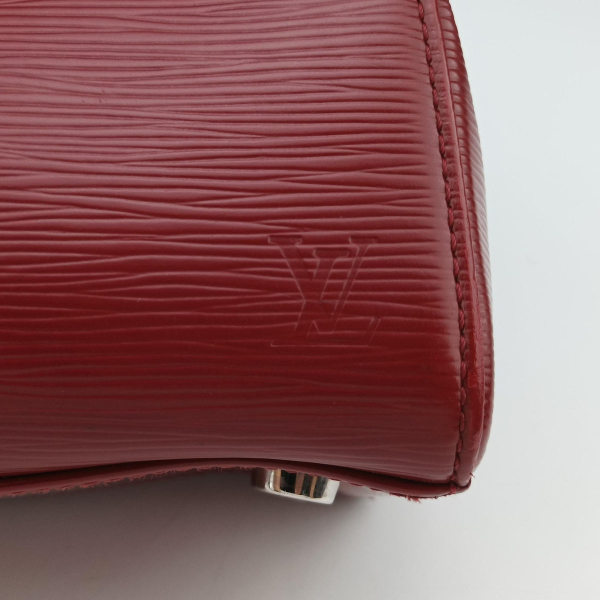 Secondhand Louis Vuitton Brea MM Rubis Epi M4030E shoulderbag | stylenewstar