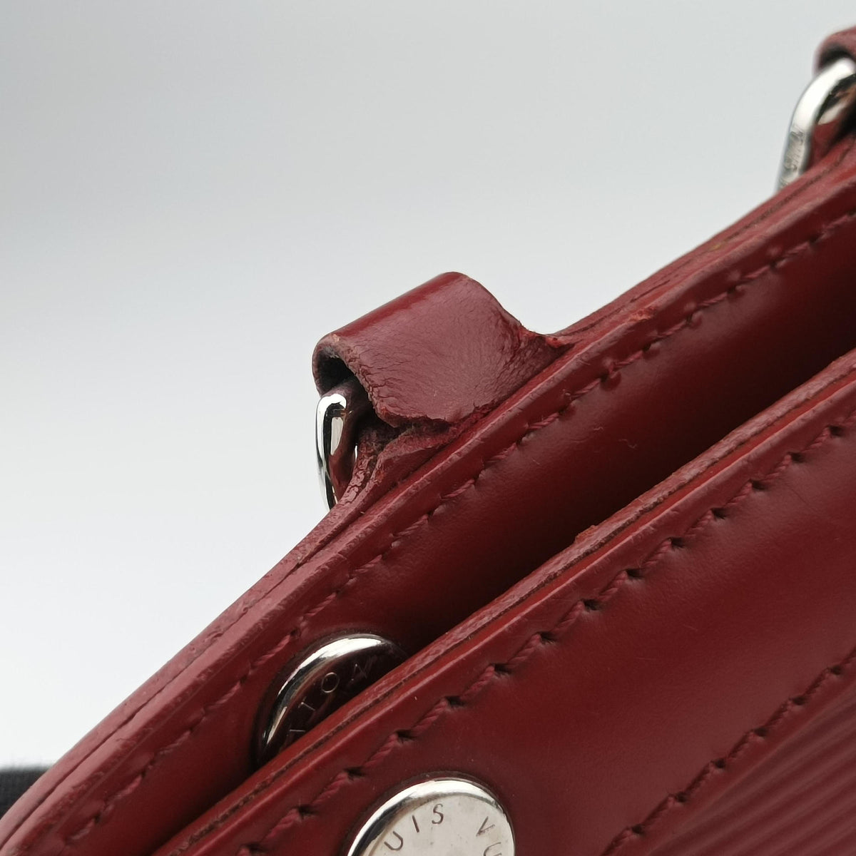 Secondhand Louis Vuitton Brea MM Rubis Epi M4030E shoulderbag | stylenewstar