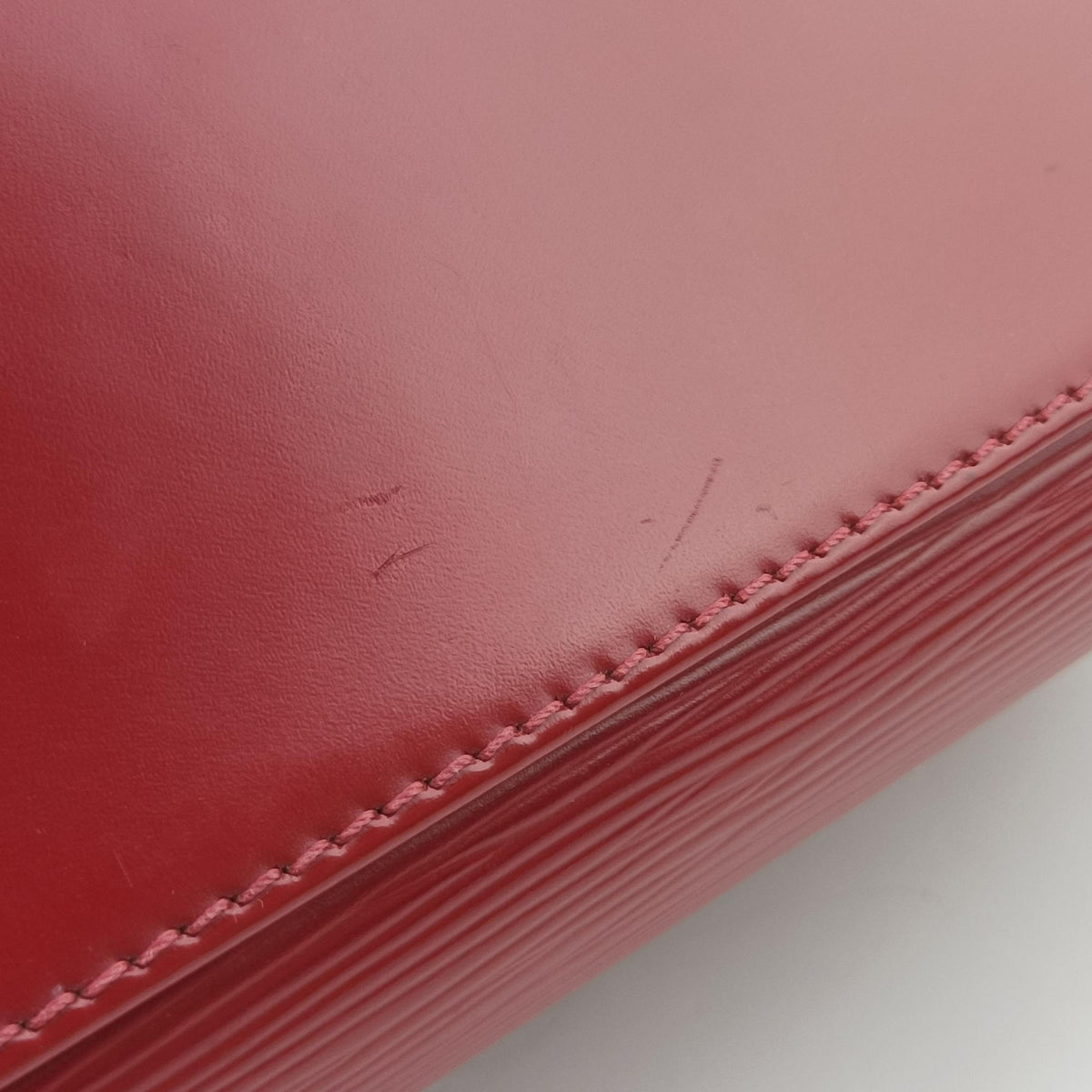 Secondhand Louis Vuitton Brea MM Rubis Epi M4030E shoulderbag | stylenewstar